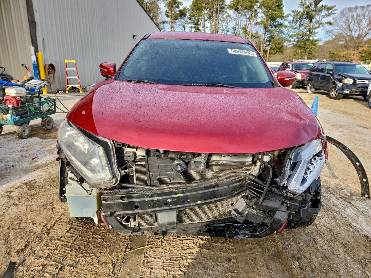 2015 Nissan Rogue S Red vin: KNMAT2MV4FP581631