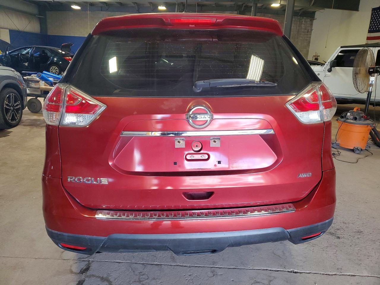 2015 Nissan Rogue S Красный vin: KNMAT2MV4FP583315