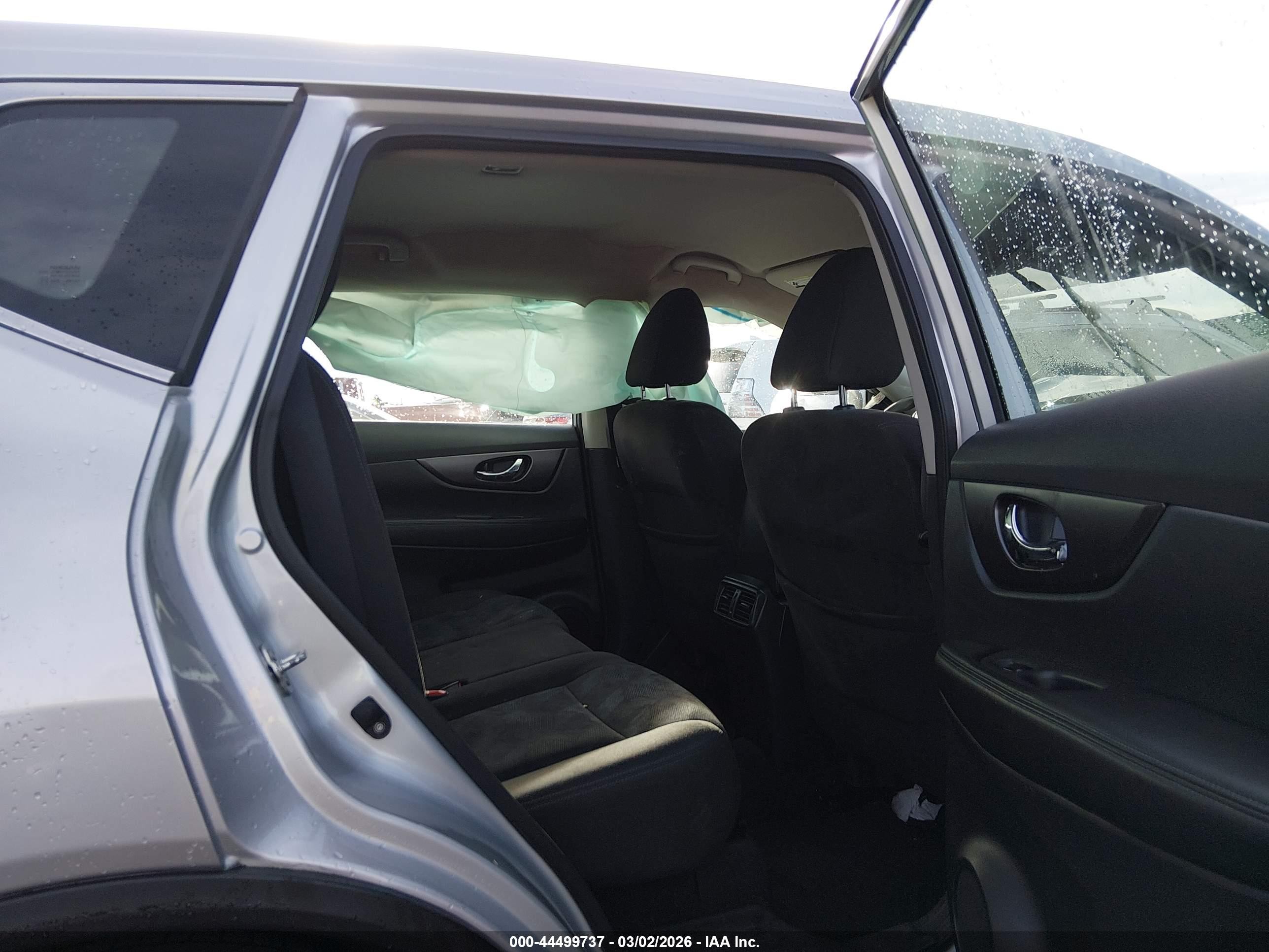 2015 Nissan Rogue S Silver vin: KNMAT2MV4FP591513
