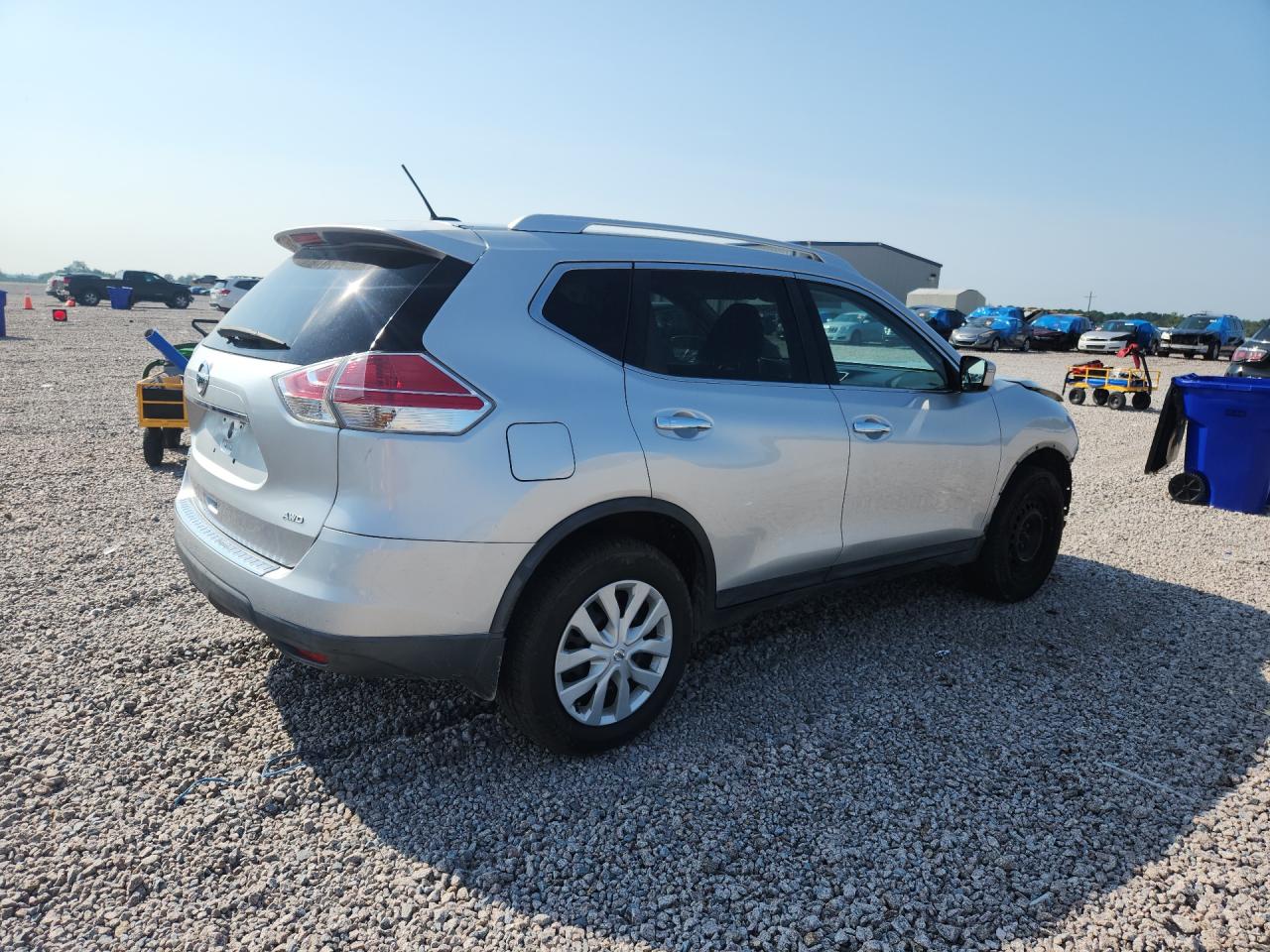 2016 Nissan Rogue S Silver vin: KNMAT2MV4GP633597
