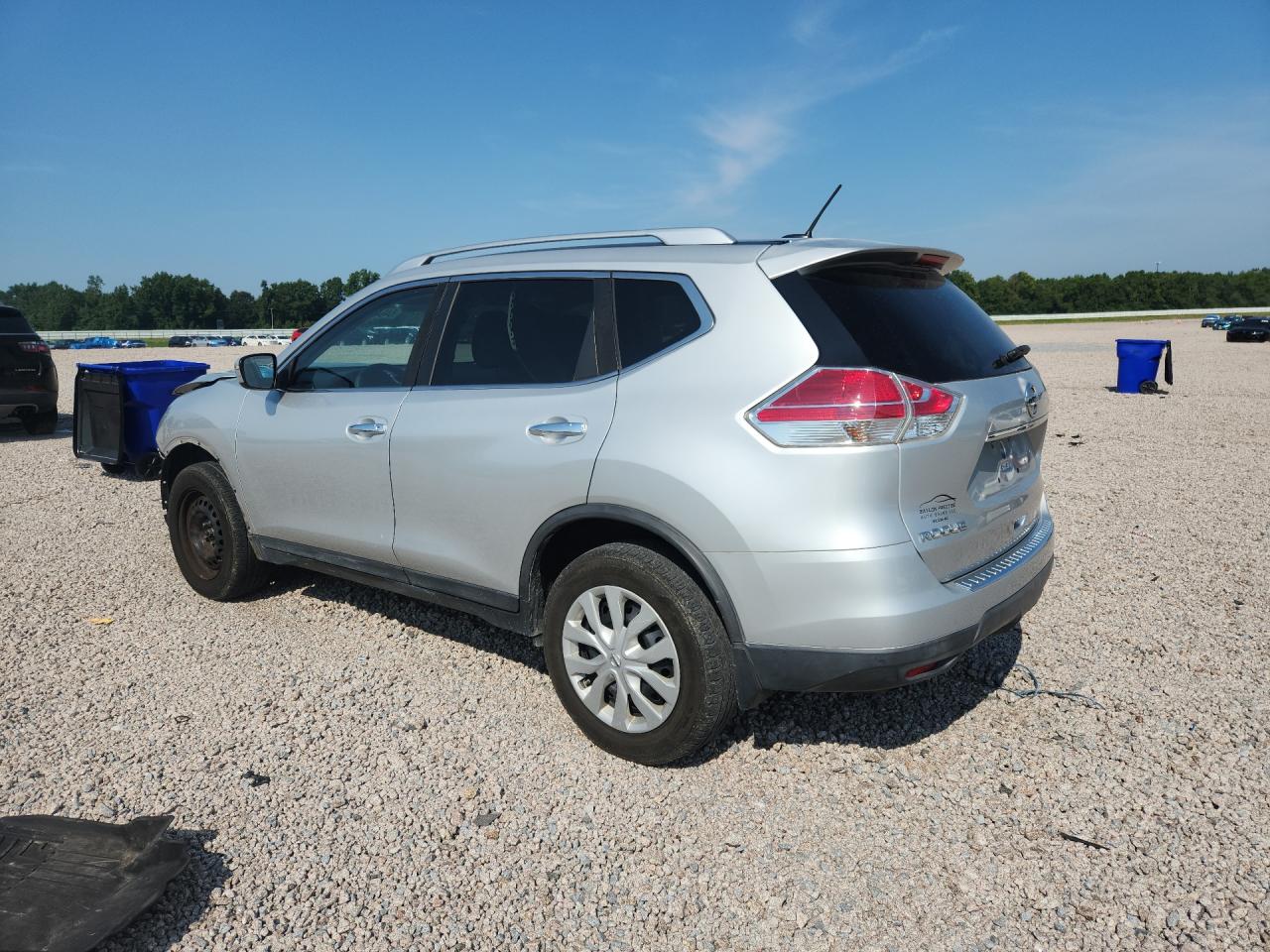 2016 Nissan Rogue S Silver vin: KNMAT2MV4GP633597