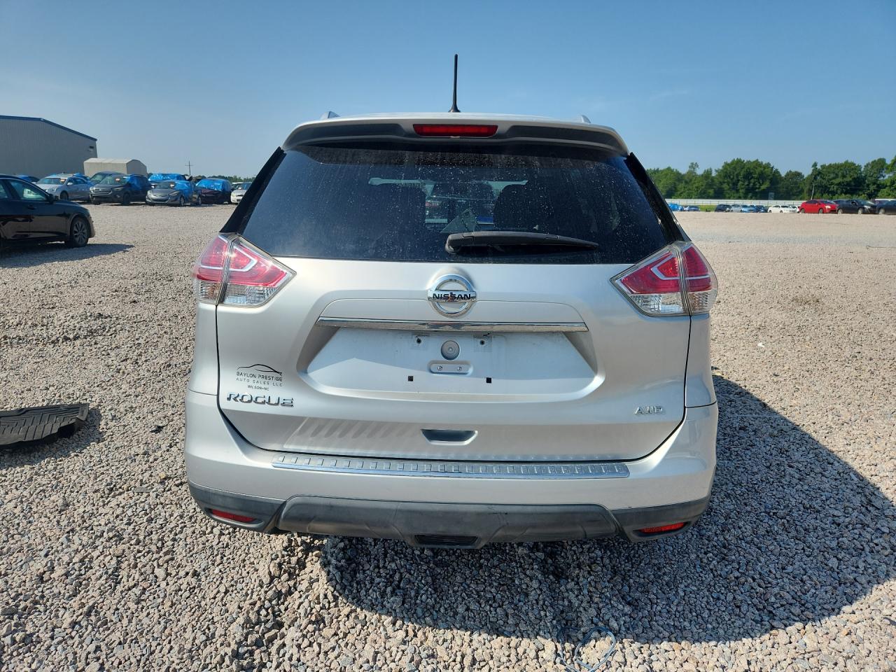 2016 Nissan Rogue S Silver vin: KNMAT2MV4GP633597