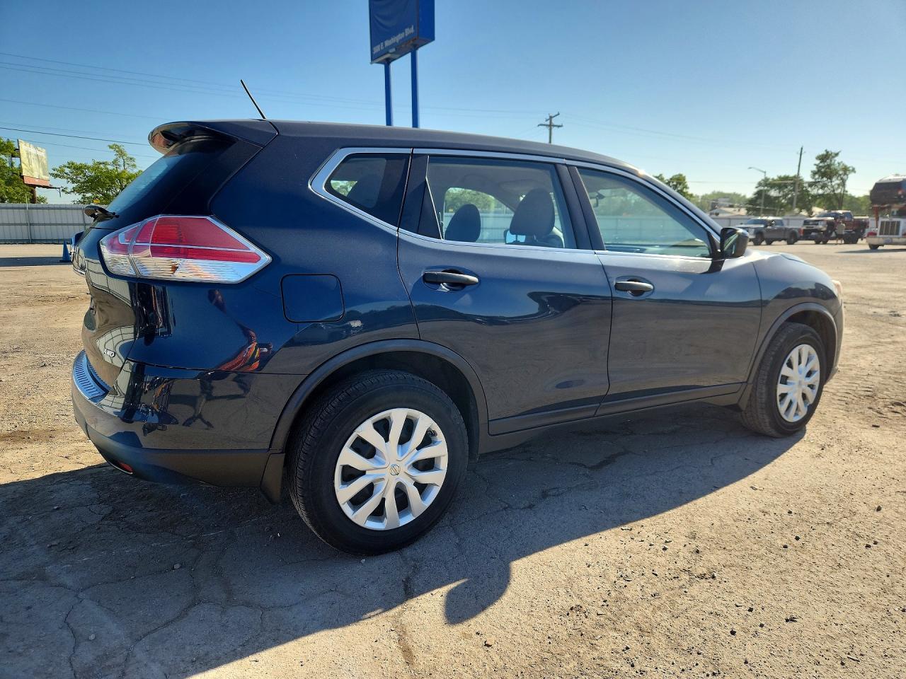 2016 Nissan Rogue S Blue vin: KNMAT2MV4GP662839