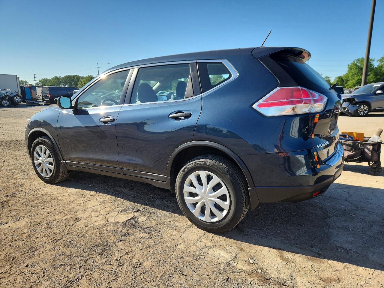 2016 Nissan Rogue S Blue vin: KNMAT2MV4GP662839
