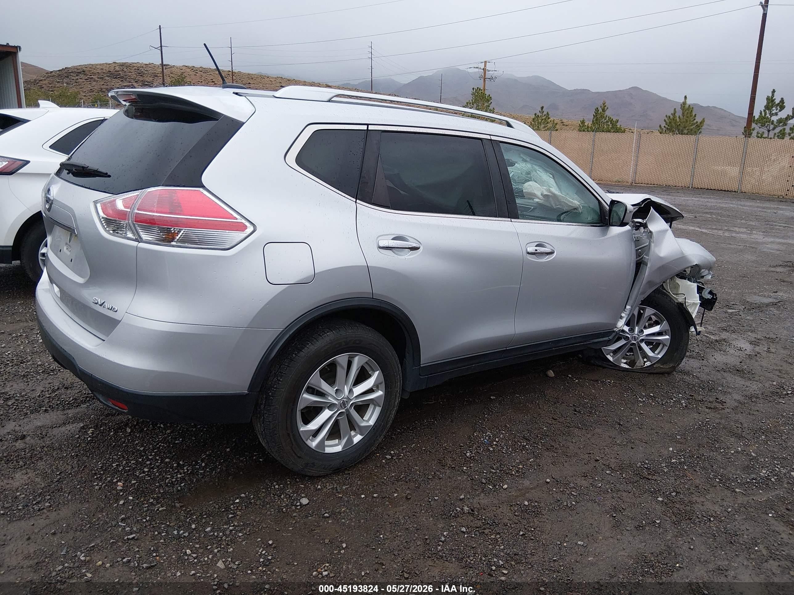 2016 Nissan Rogue Sv Silver vin: KNMAT2MV4GP736244