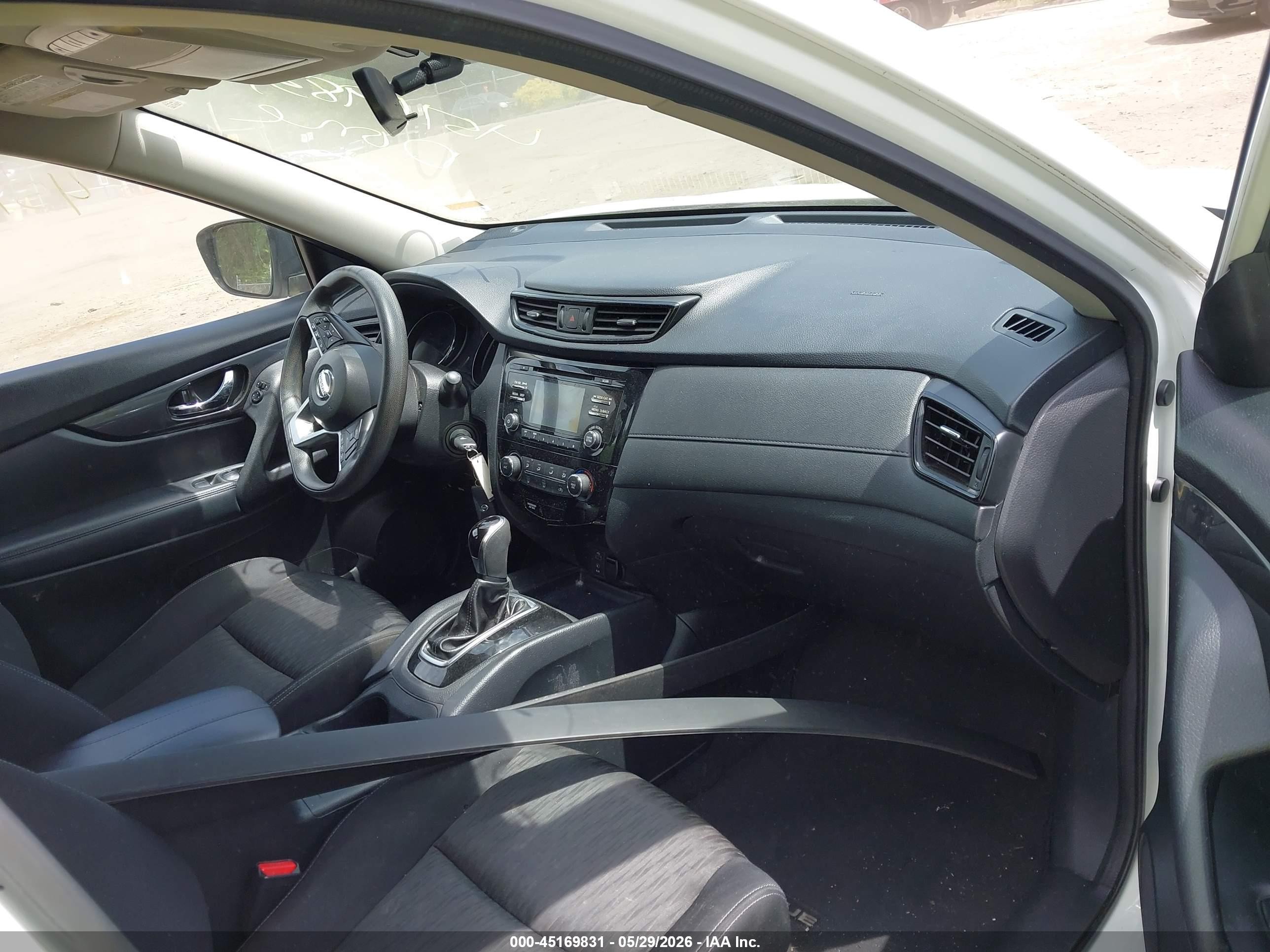 2017 Nissan Rogue S White vin: KNMAT2MV4HP510626