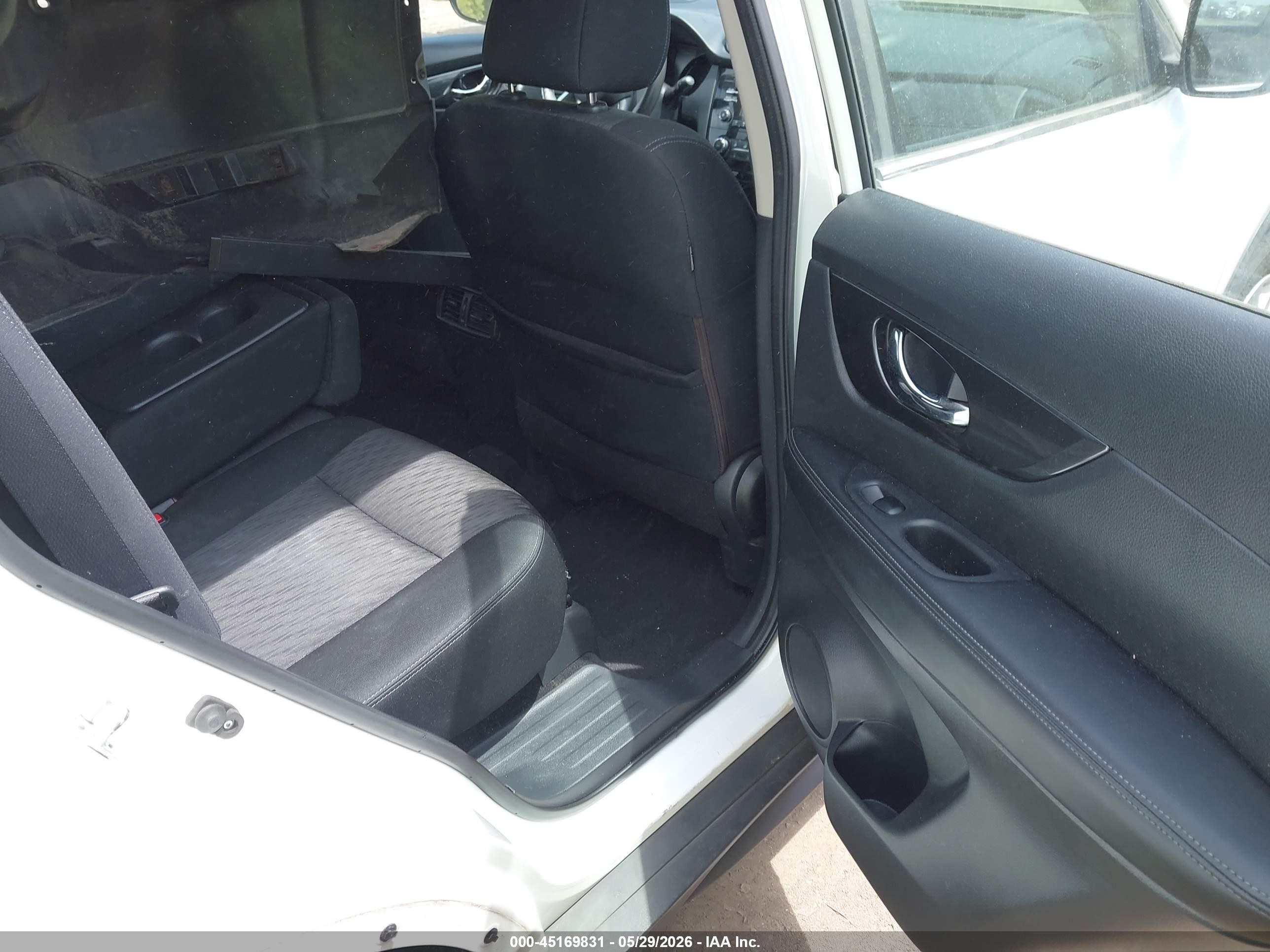 2017 Nissan Rogue S White vin: KNMAT2MV4HP510626