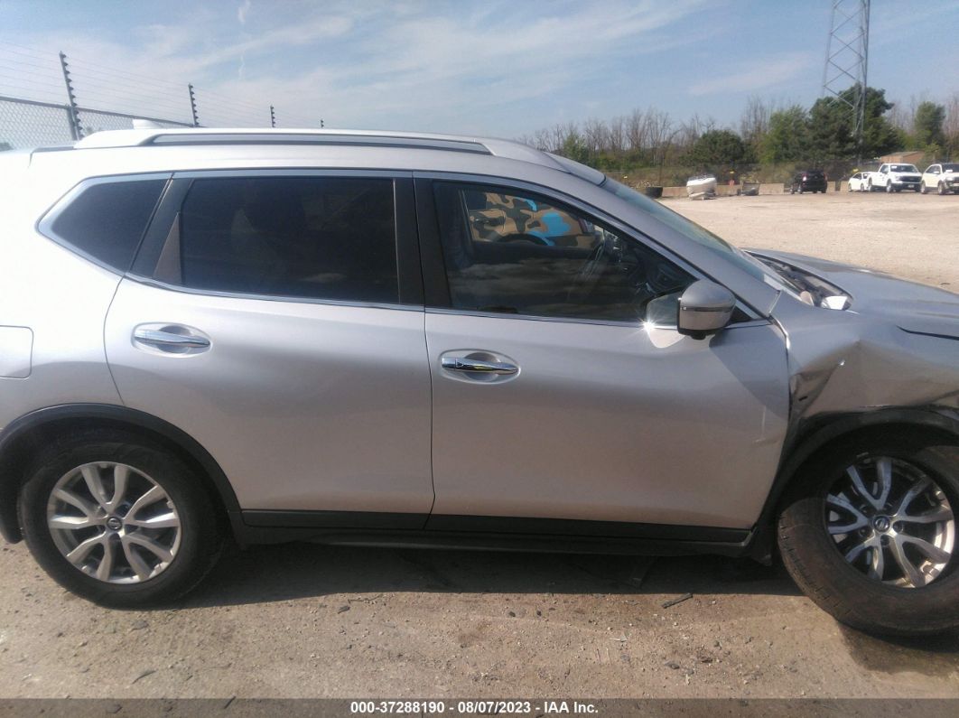 2017 Nissan Rogue Sv Silver vin: KNMAT2MV4HP598142