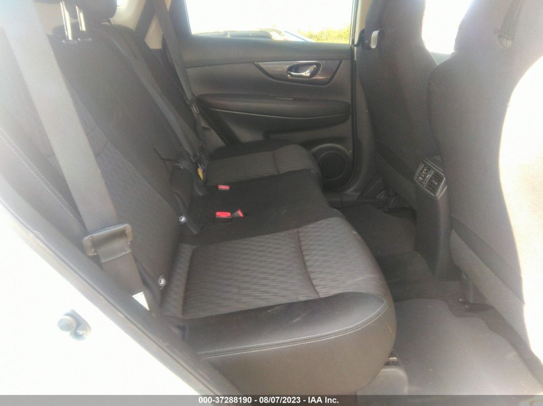2017 Nissan Rogue Sv Silver vin: KNMAT2MV4HP598142