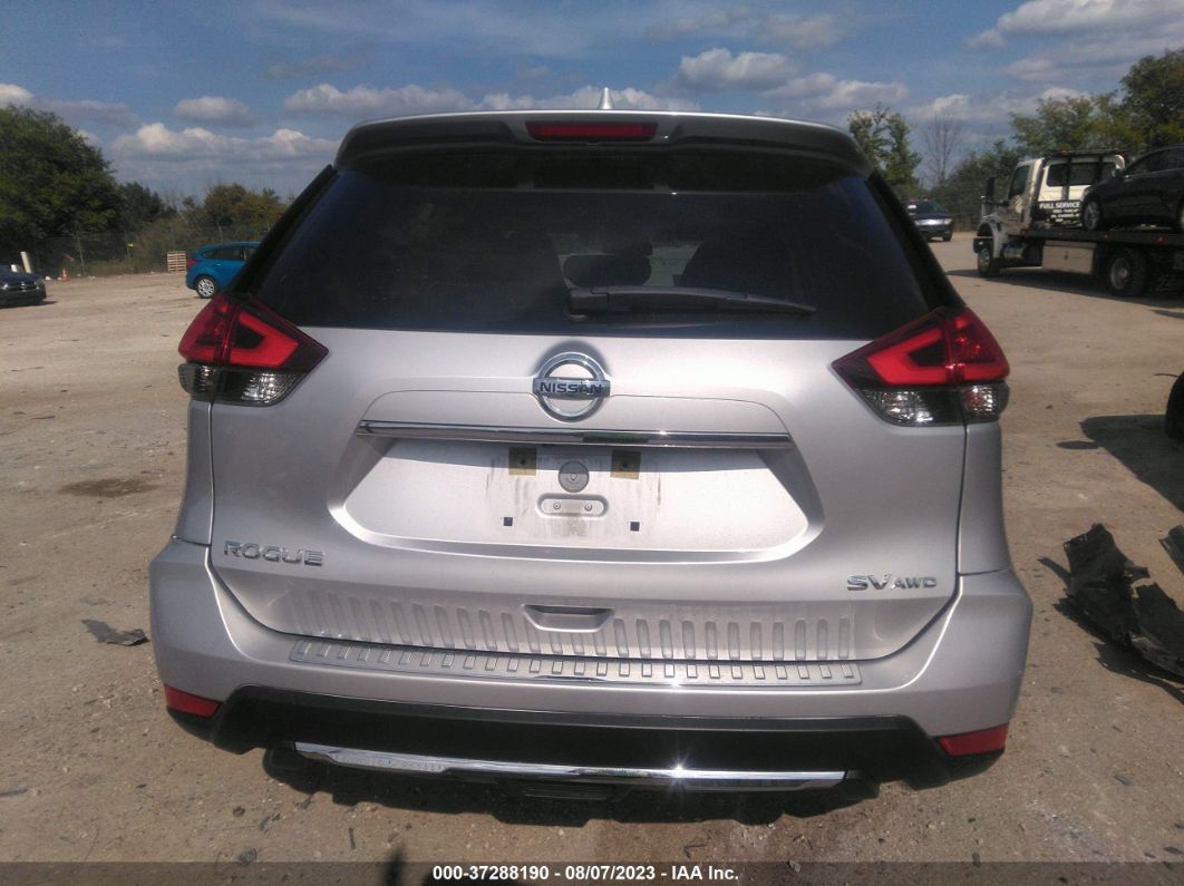 2017 Nissan Rogue Sv Silver vin: KNMAT2MV4HP598142