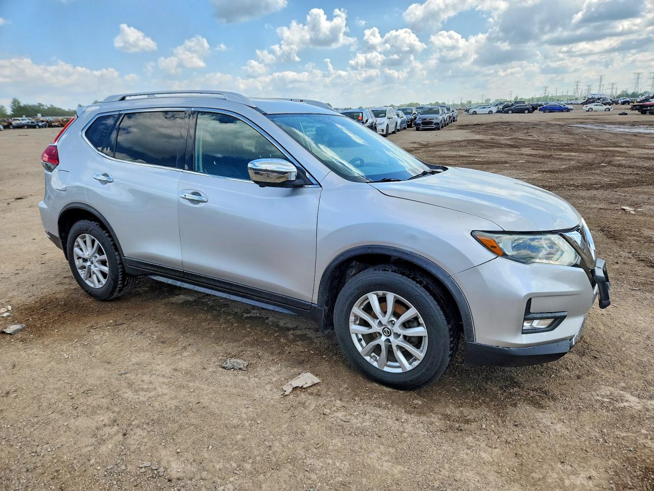2017 Nissan Rogue Sv Silver vin: KNMAT2MV4HP598142