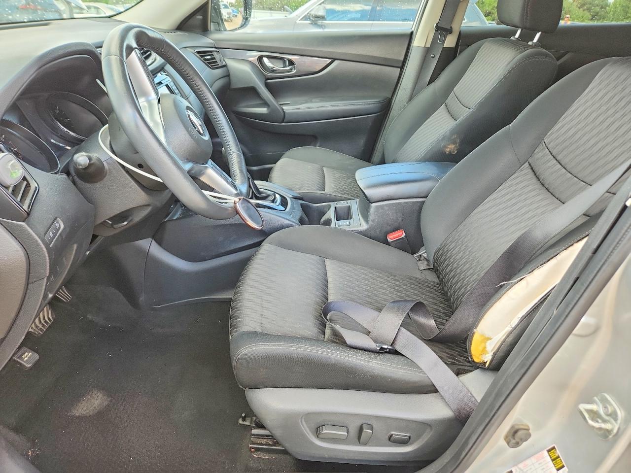 2017 Nissan Rogue Sv Silver vin: KNMAT2MV4HP598142