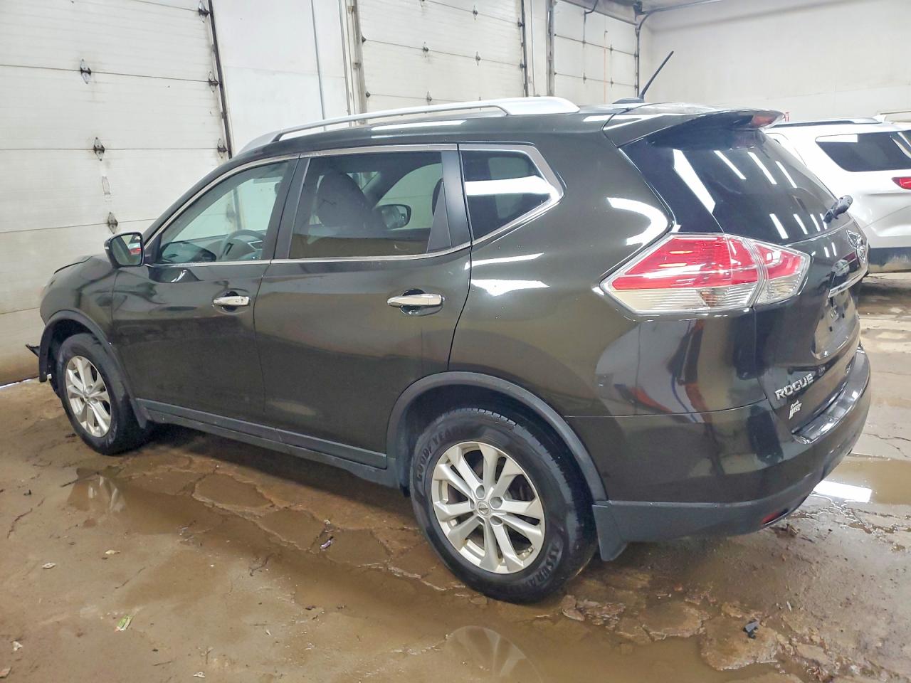 2015 Nissan Rogue Sv Brown vin: KNMAT2MV5FP503245