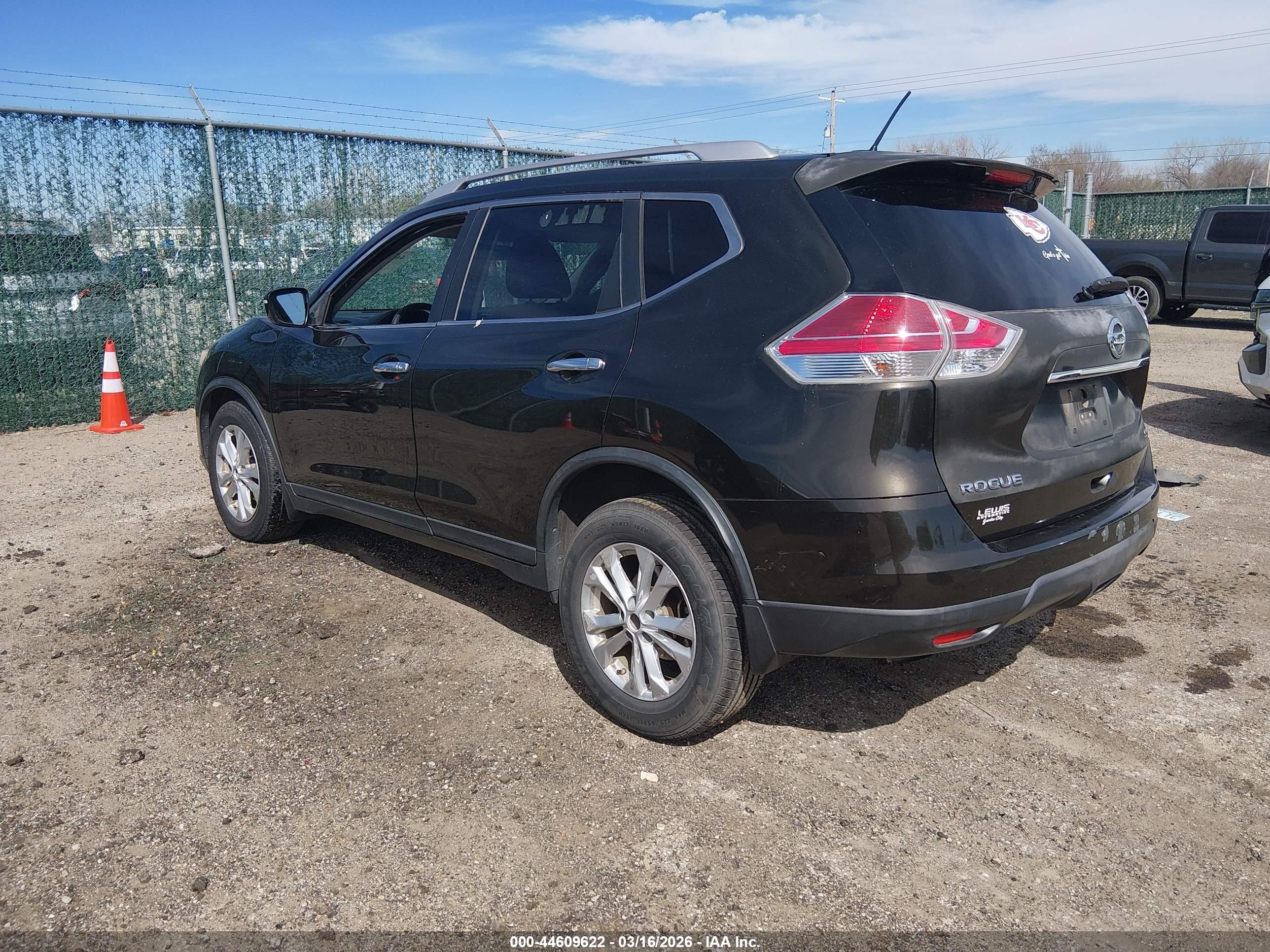 2015 Nissan Rogue Sv Brown vin: KNMAT2MV5FP514780
