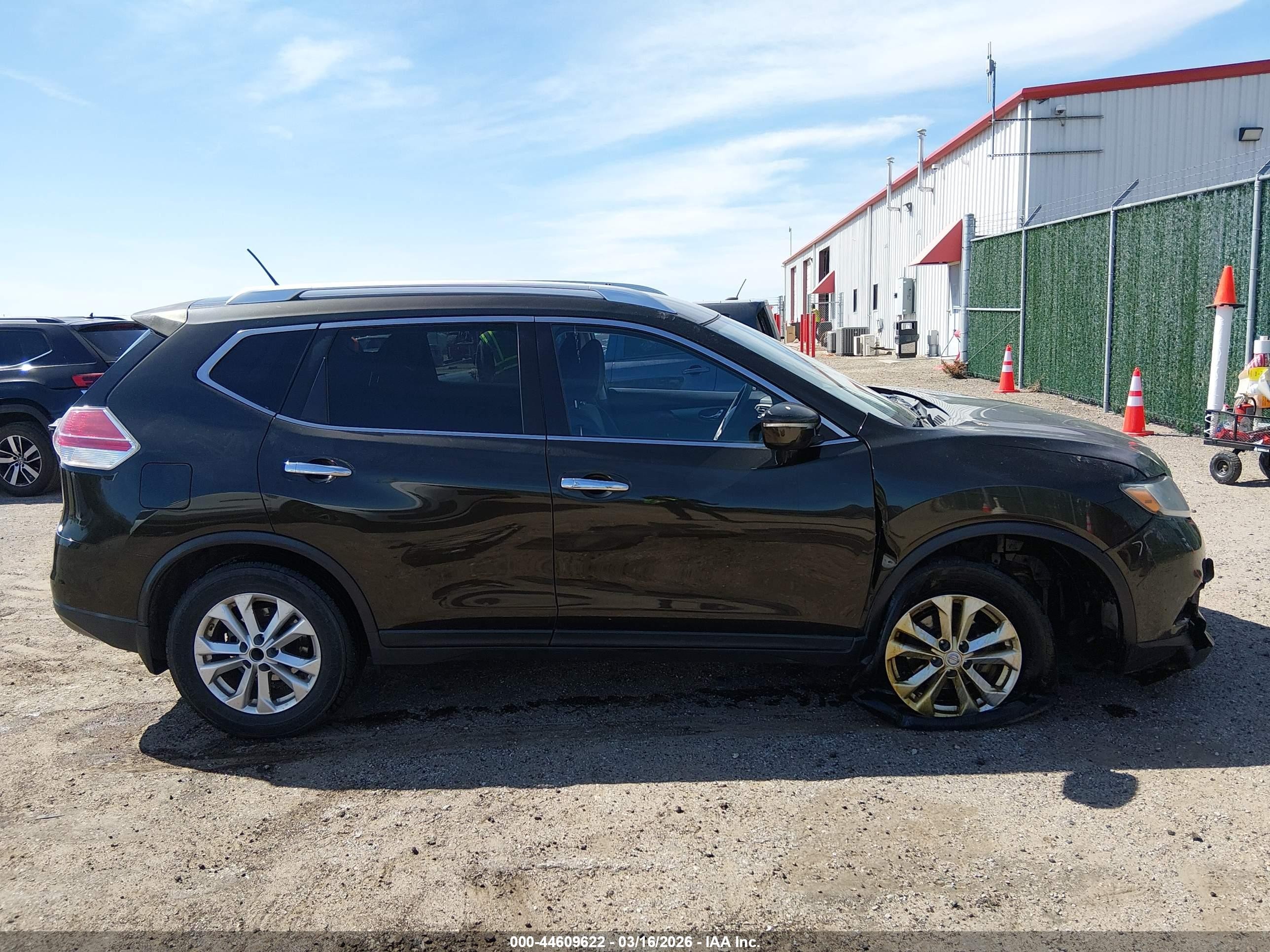 2015 Nissan Rogue Sv Brown vin: KNMAT2MV5FP514780