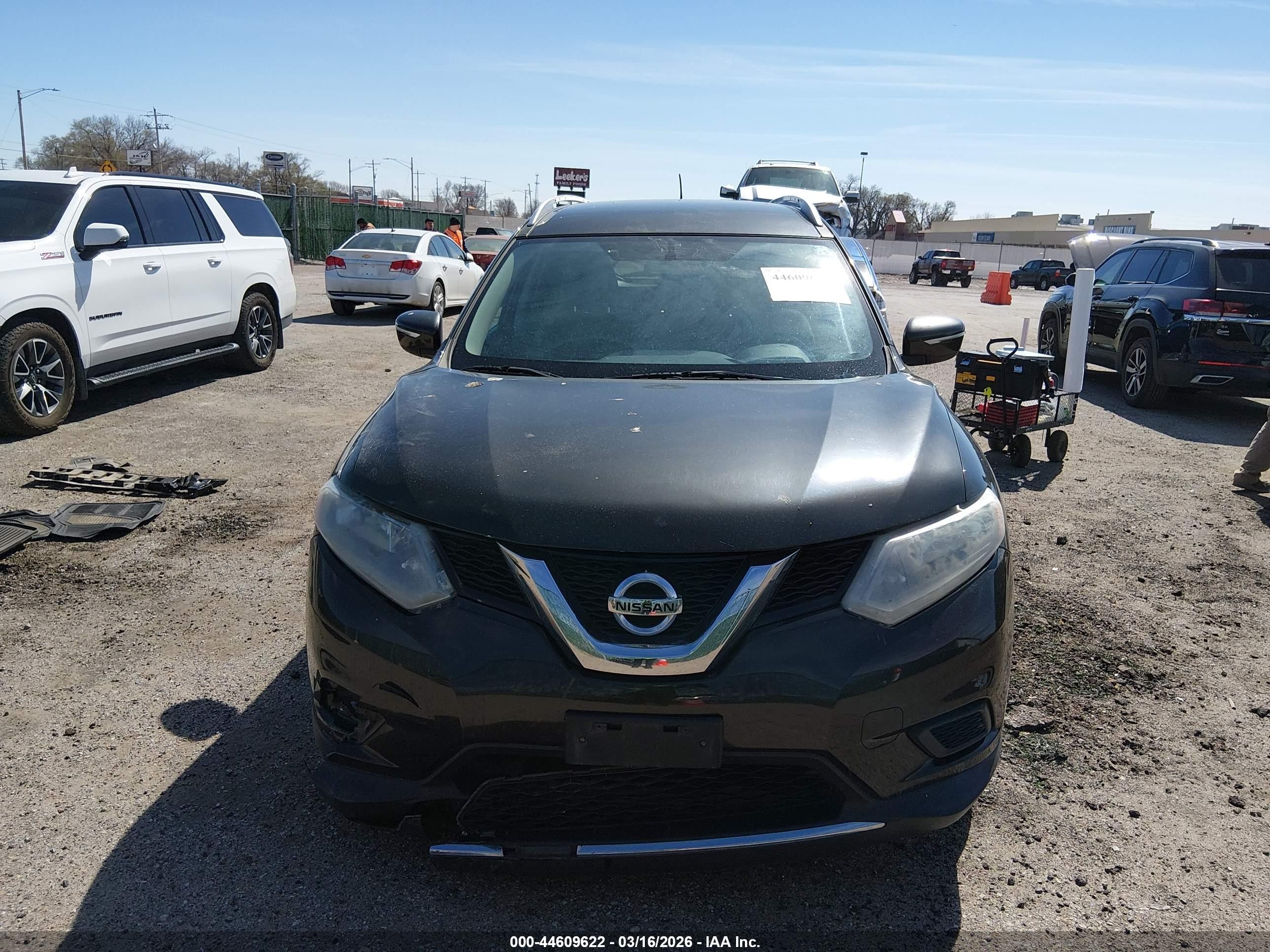2015 Nissan Rogue Sv Brown vin: KNMAT2MV5FP514780
