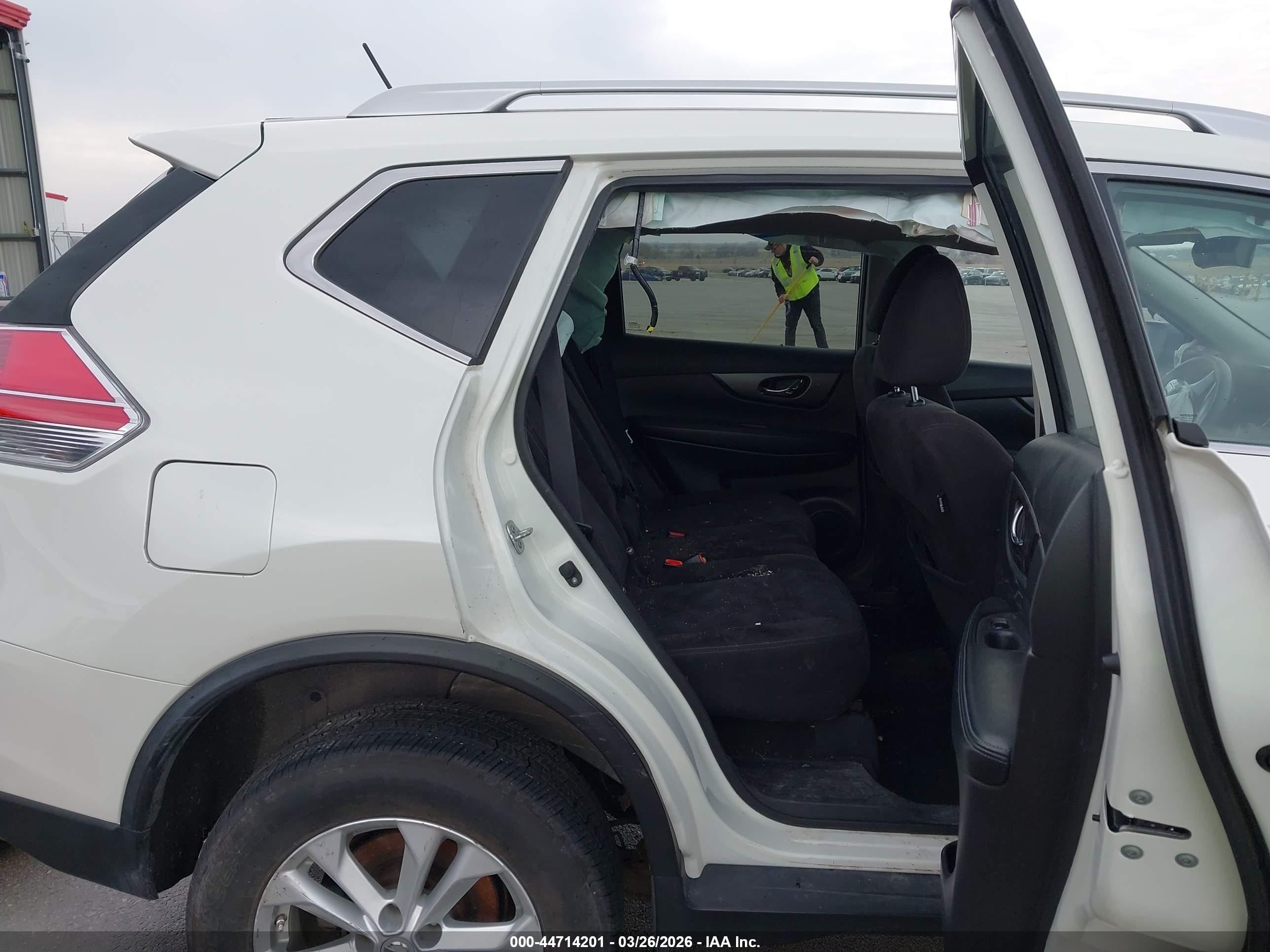 2015 Nissan Rogue Sv White vin: KNMAT2MV5FP520837