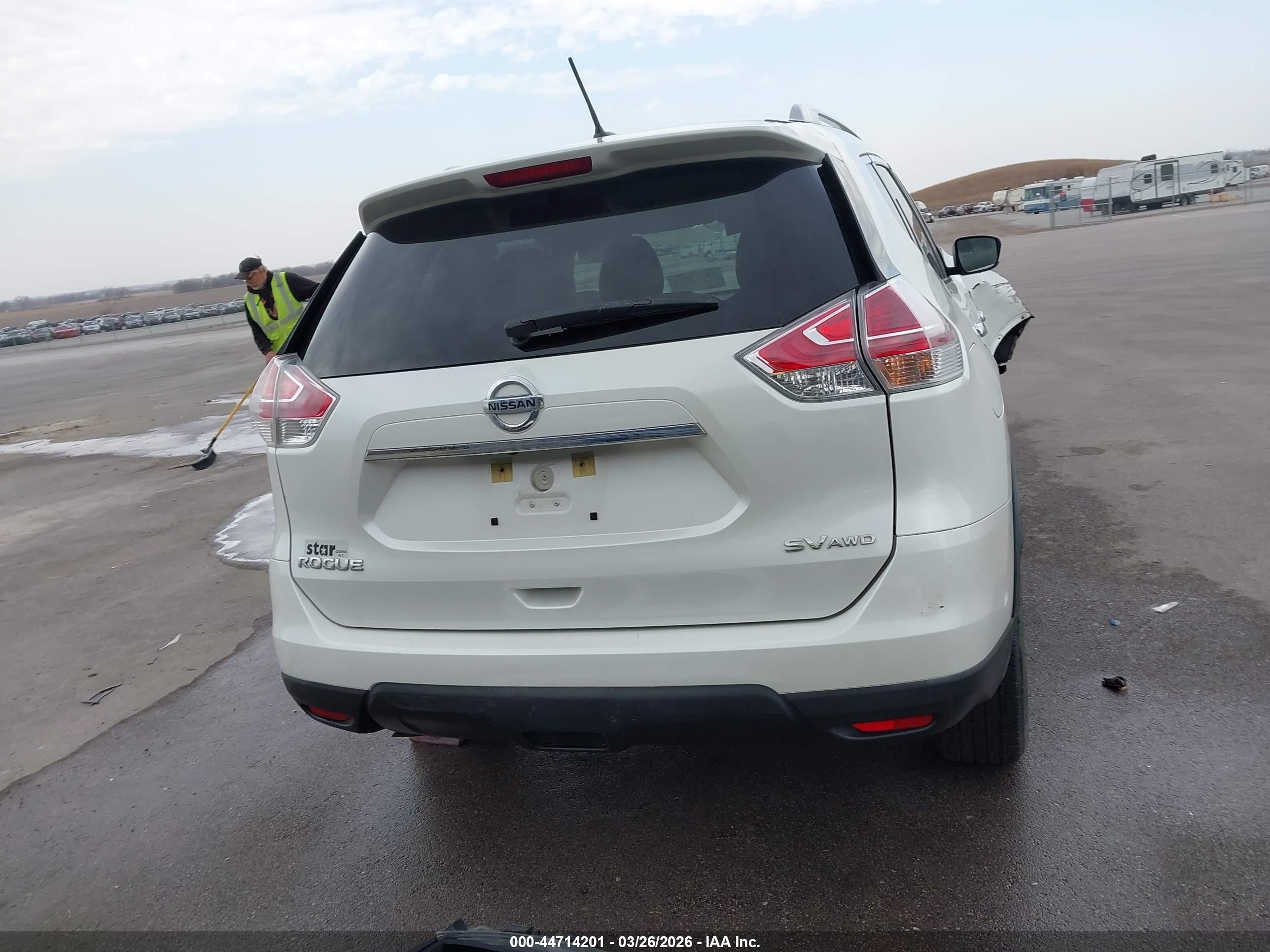 2015 Nissan Rogue Sv White vin: KNMAT2MV5FP520837