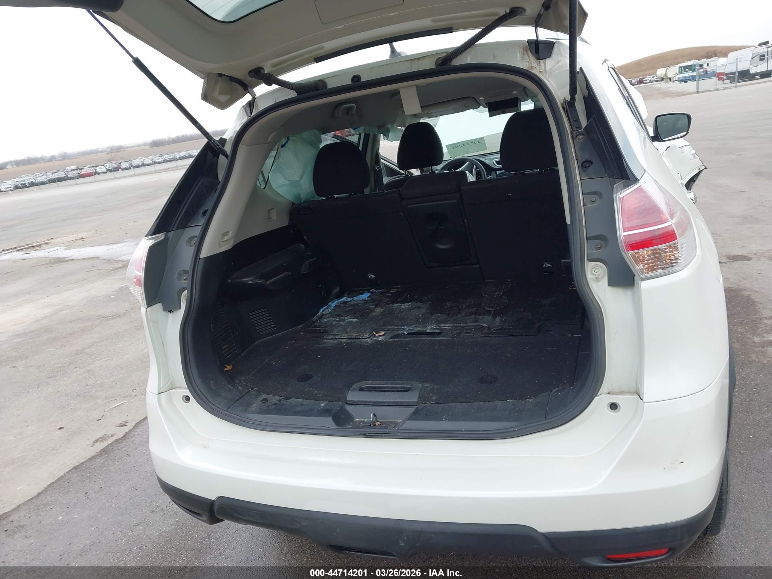 2015 Nissan Rogue Sv White vin: KNMAT2MV5FP520837
