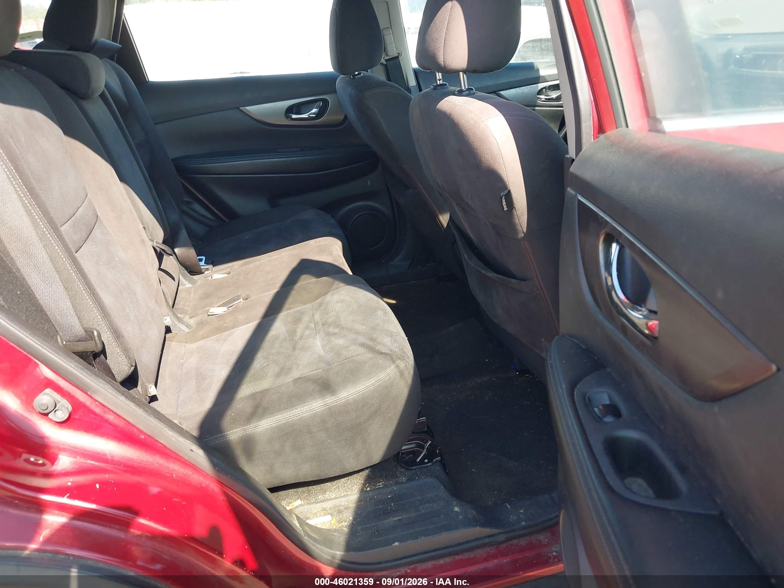 2015 Nissan Rogue S Red vin: KNMAT2MV5FP527898