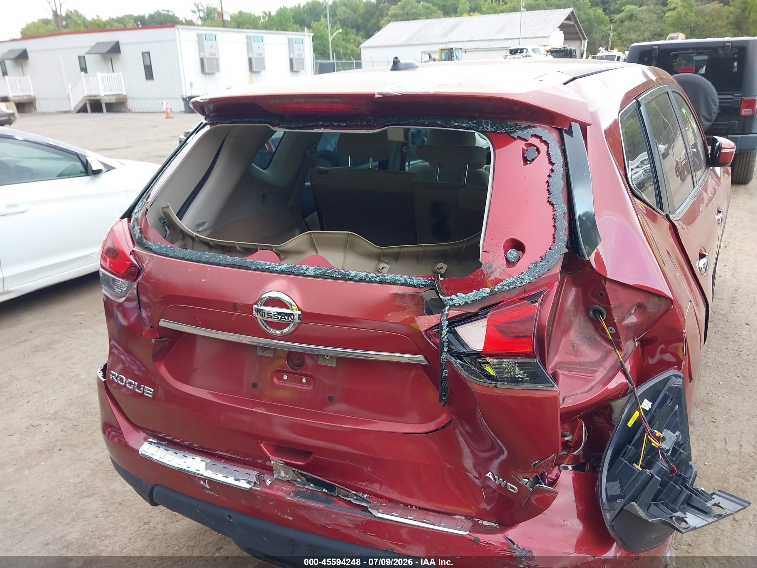 2015 Nissan Rogue S Red vin: KNMAT2MV5FP536648