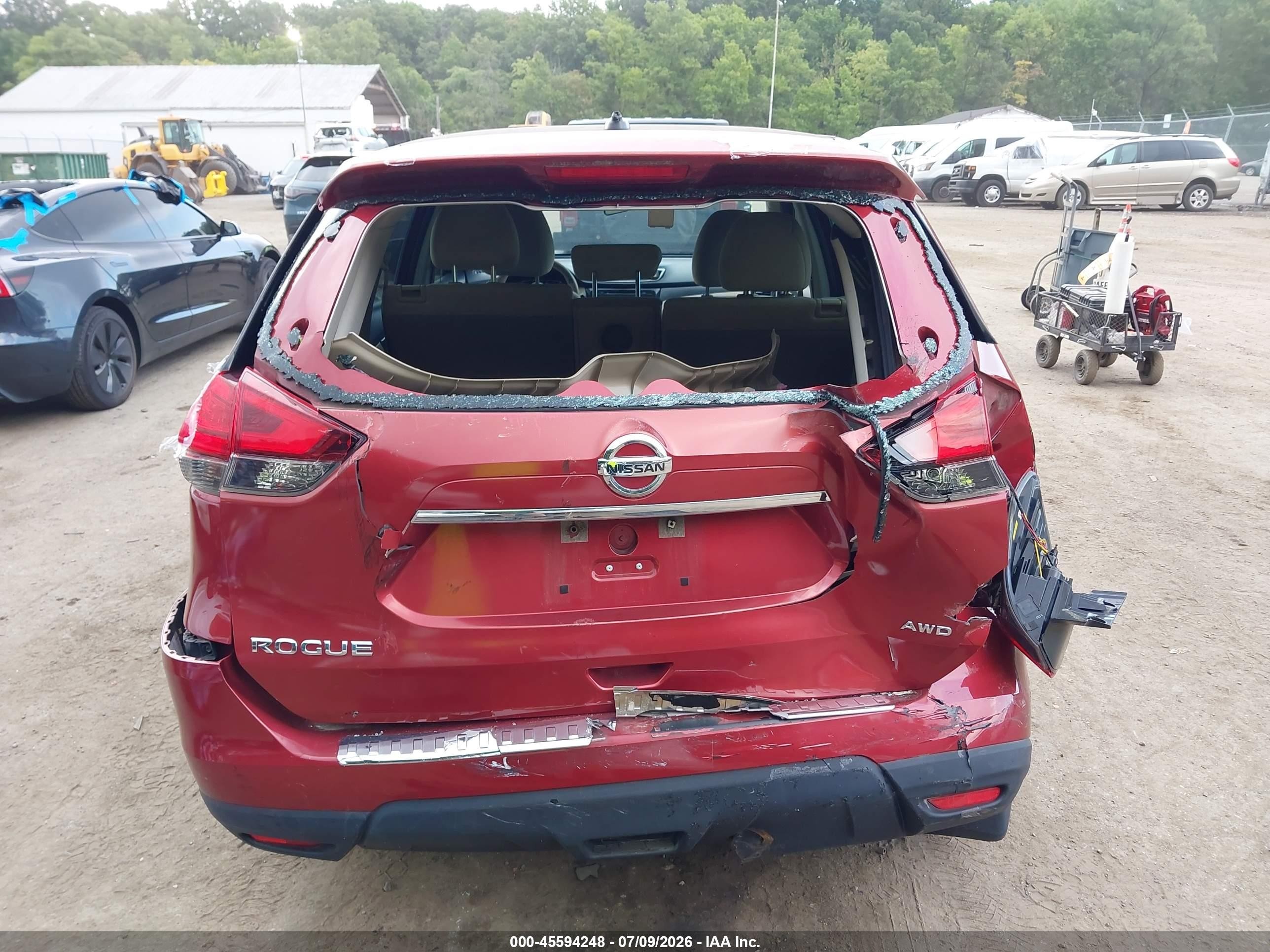 2015 Nissan Rogue S Red vin: KNMAT2MV5FP536648