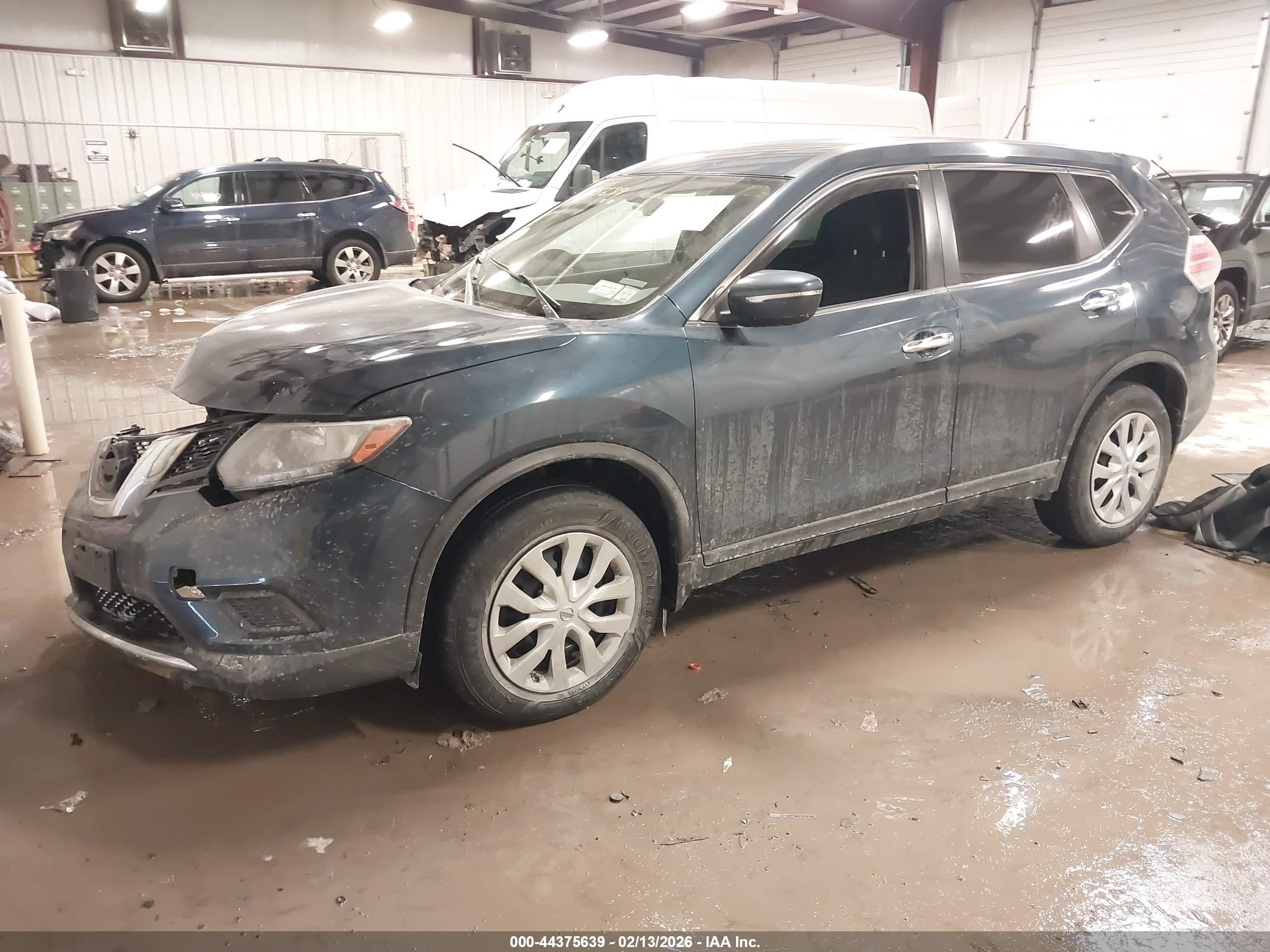 2015 Nissan Rogue S Синий vin: KNMAT2MV5FP549173