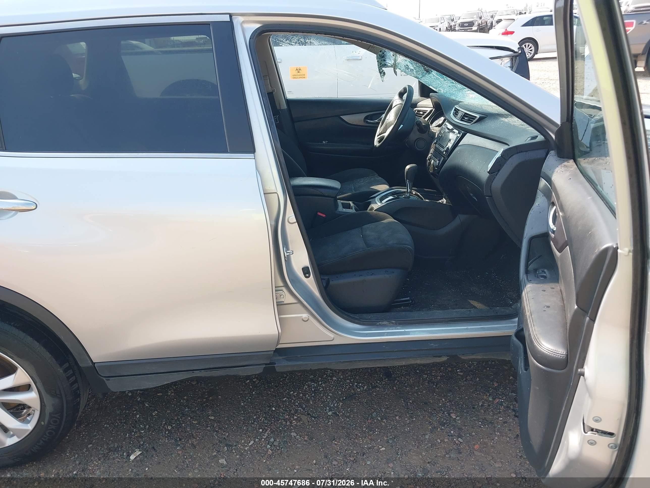 2015 Nissan Rogue Sv Silver vin: KNMAT2MV5FP552607
