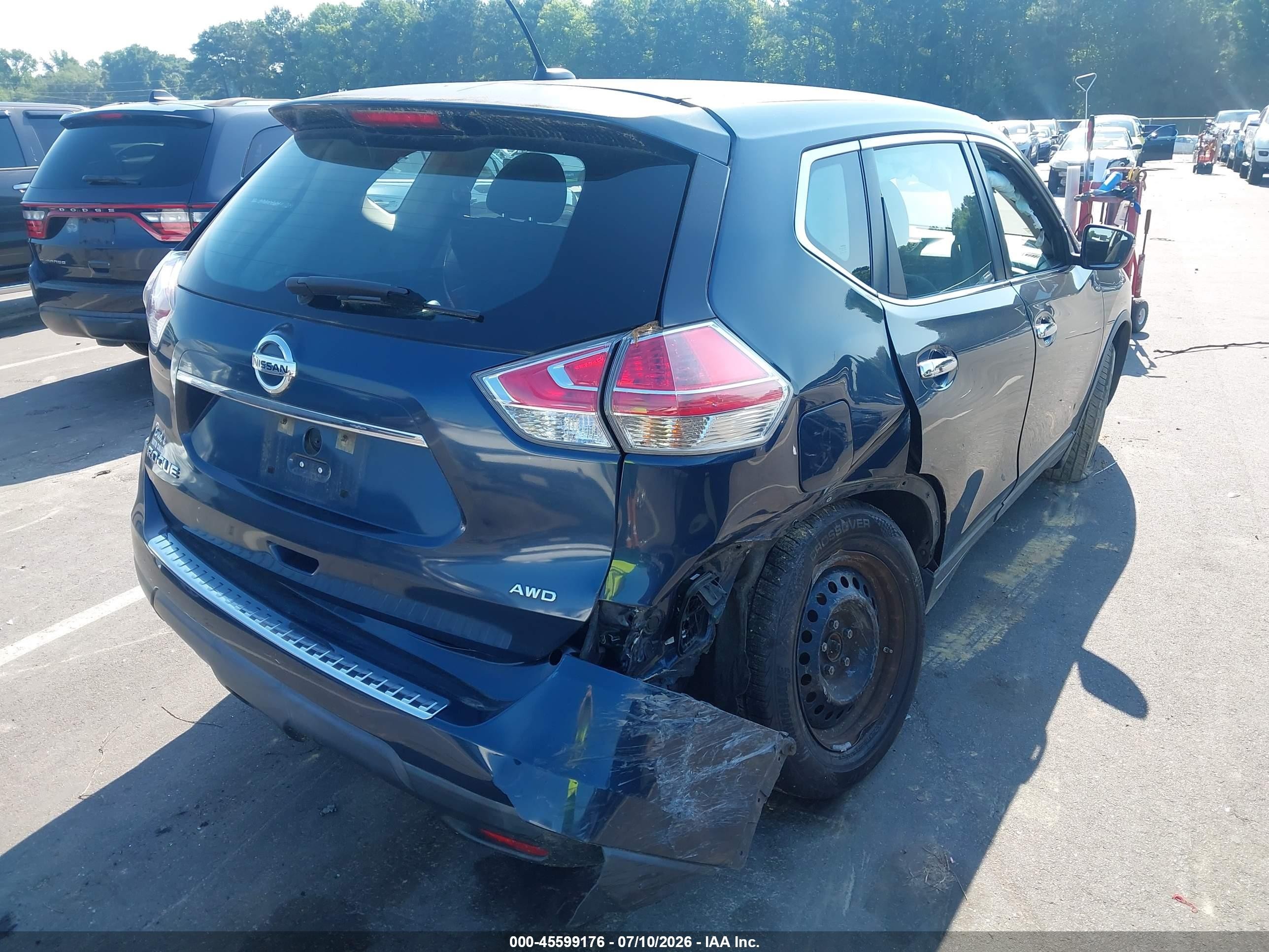 2015 Nissan Rogue S Blue vin: KNMAT2MV5FP580603