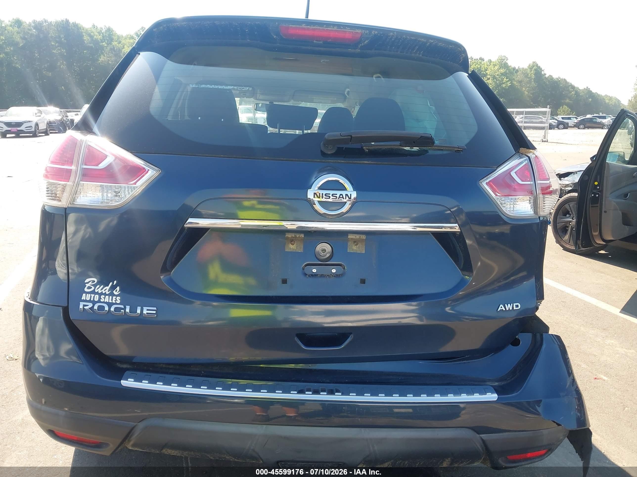 2015 Nissan Rogue S Blue vin: KNMAT2MV5FP580603