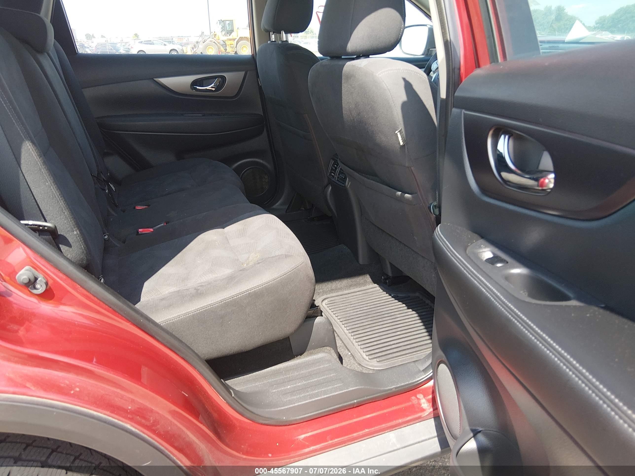 2015 Nissan Rogue S Burgundy vin: KNMAT2MV5FP589575