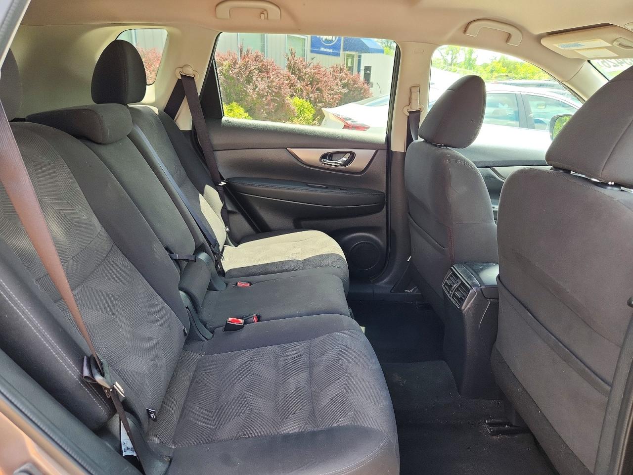 2016 Nissan Rogue Sv Серый vin: KNMAT2MV5GP677317