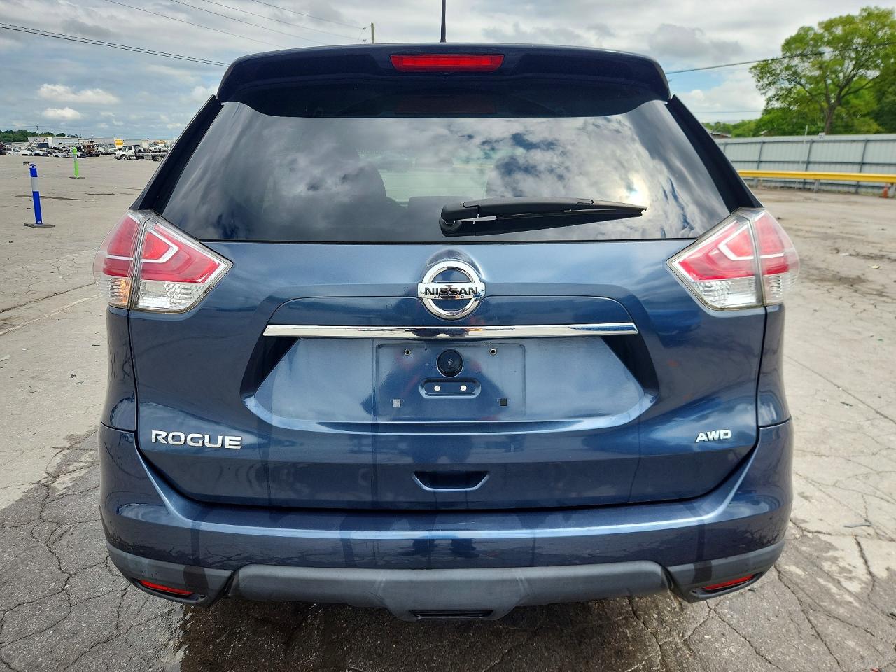 2016 Nissan Rogue S Blue vin: KNMAT2MV5GP712146