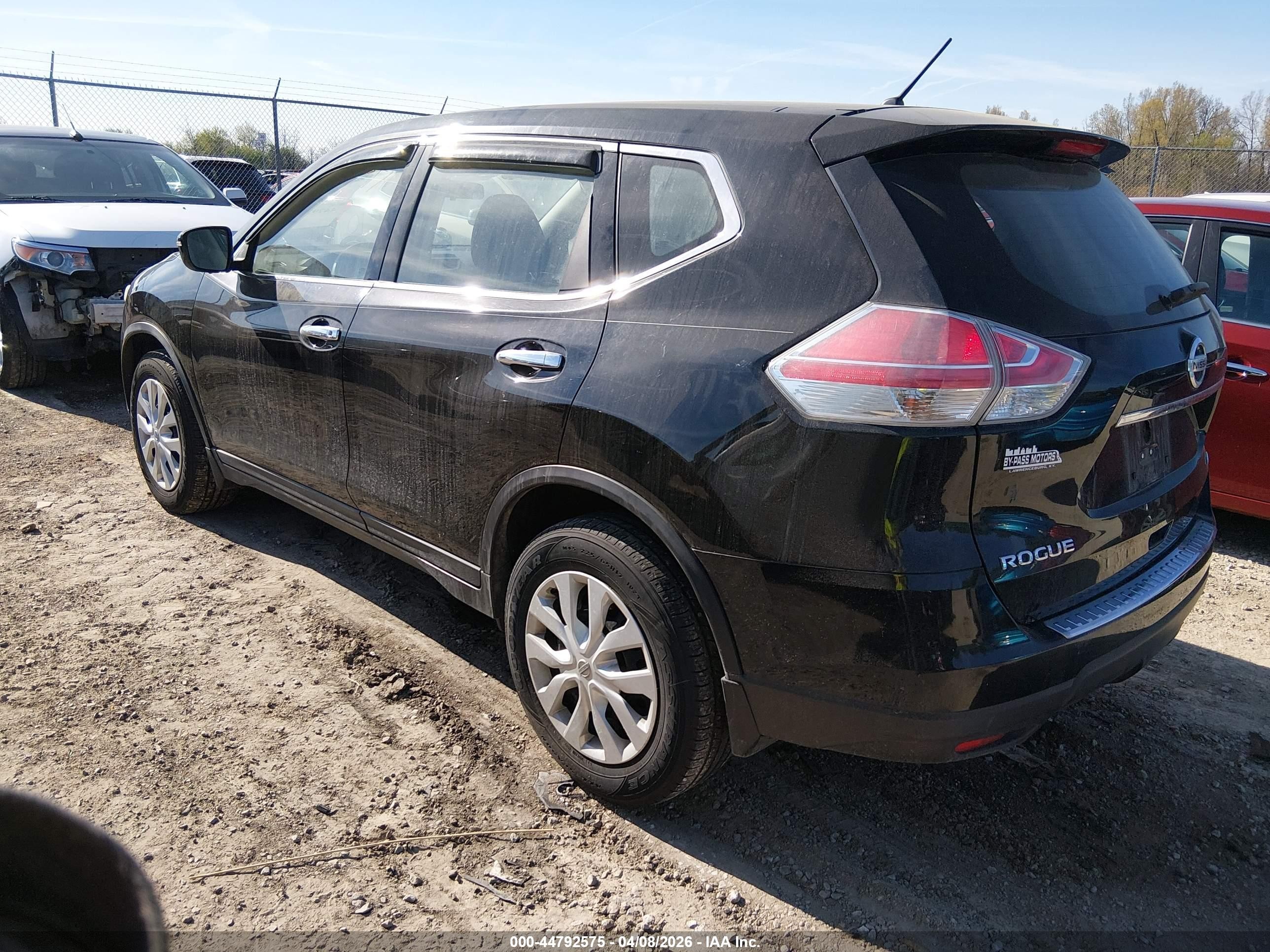 2015 Nissan Rogue S Черный vin: KNMAT2MV6FP510849