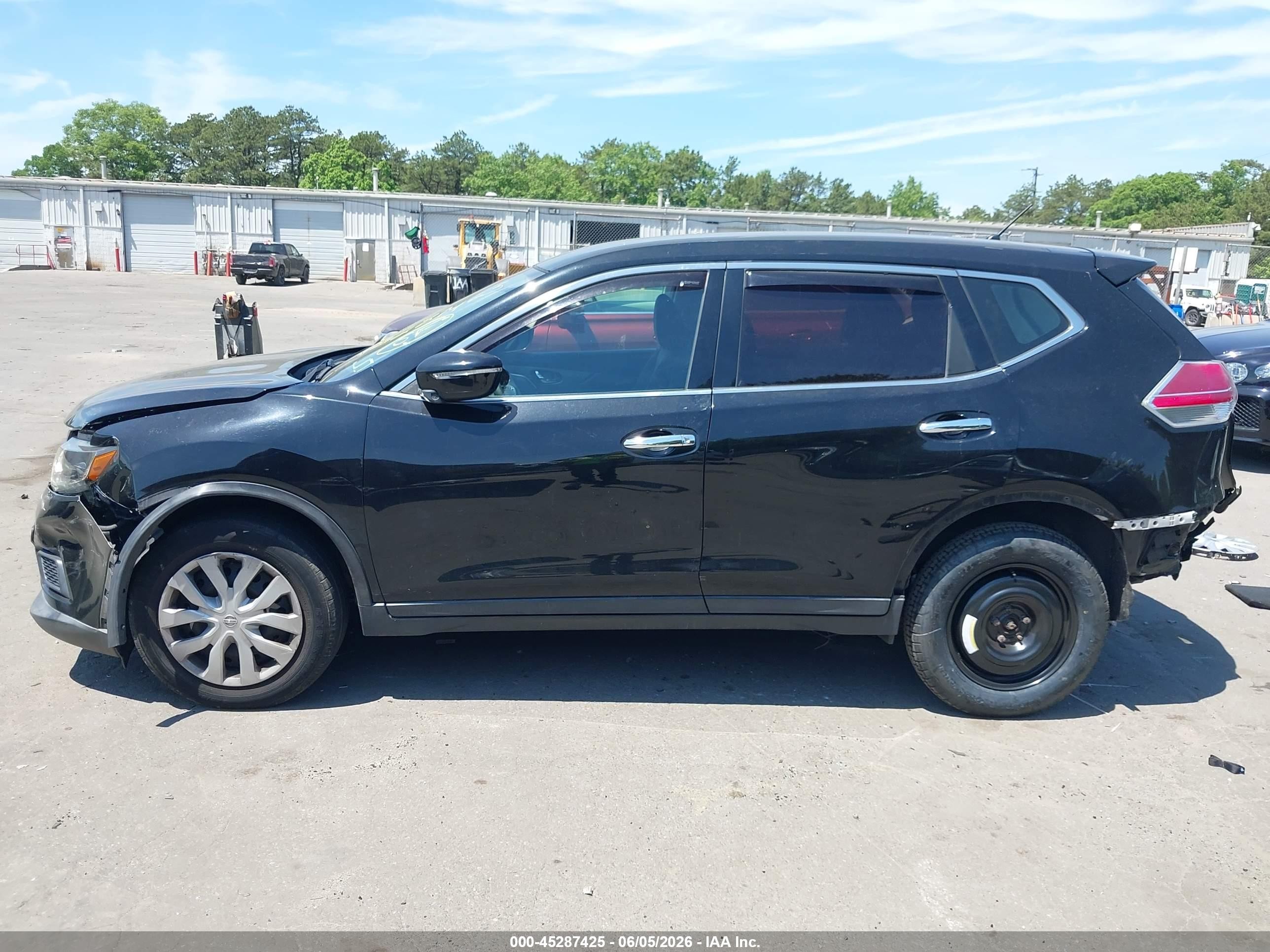2015 Nissan Rogue S Черный vin: KNMAT2MV6FP518370