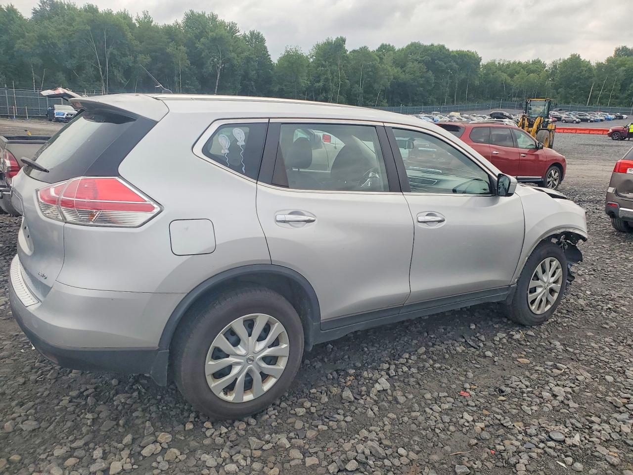 2015 Nissan Rogue S Silver vin: KNMAT2MV6FP523830