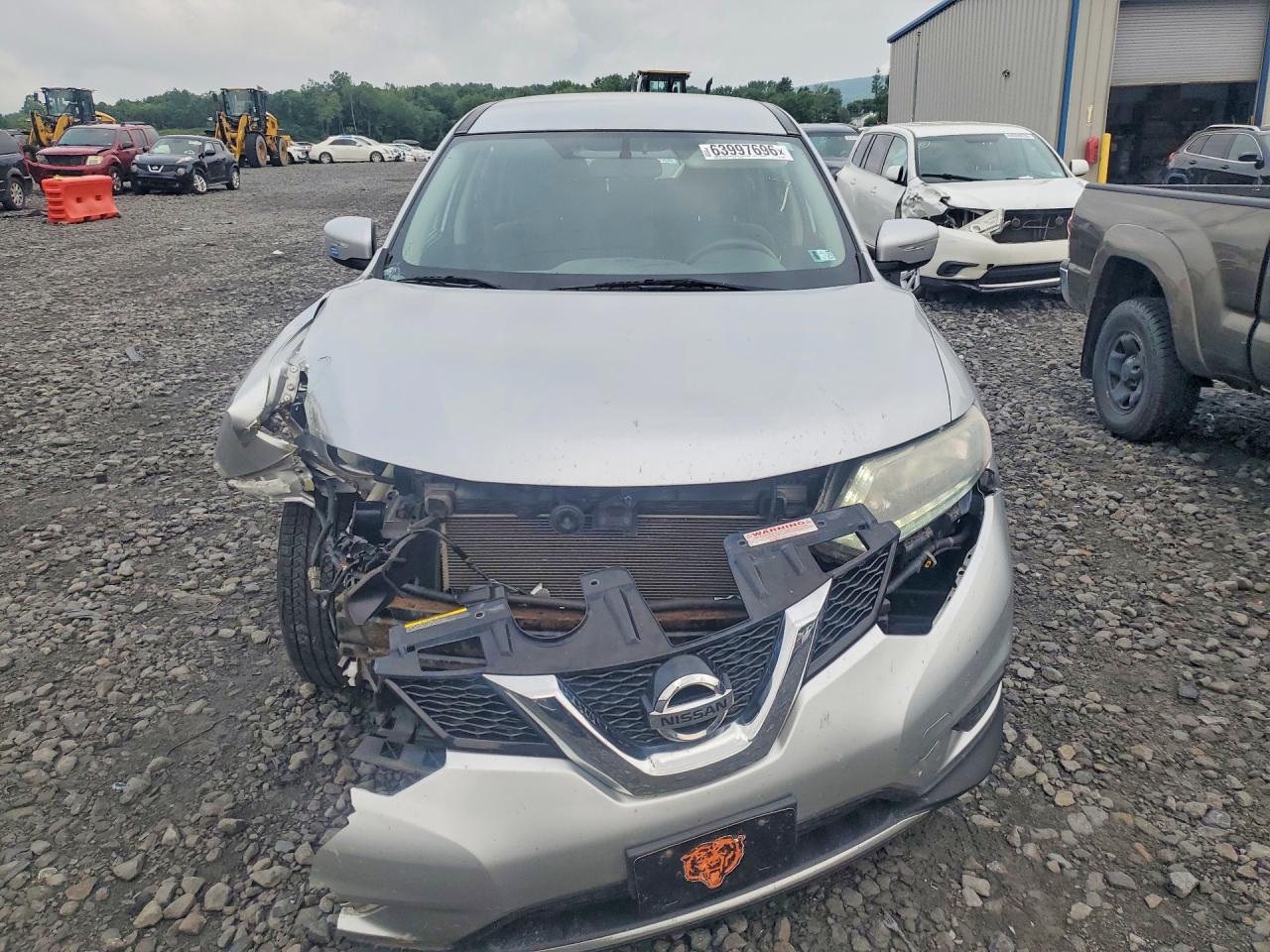 2015 Nissan Rogue S Silver vin: KNMAT2MV6FP523830