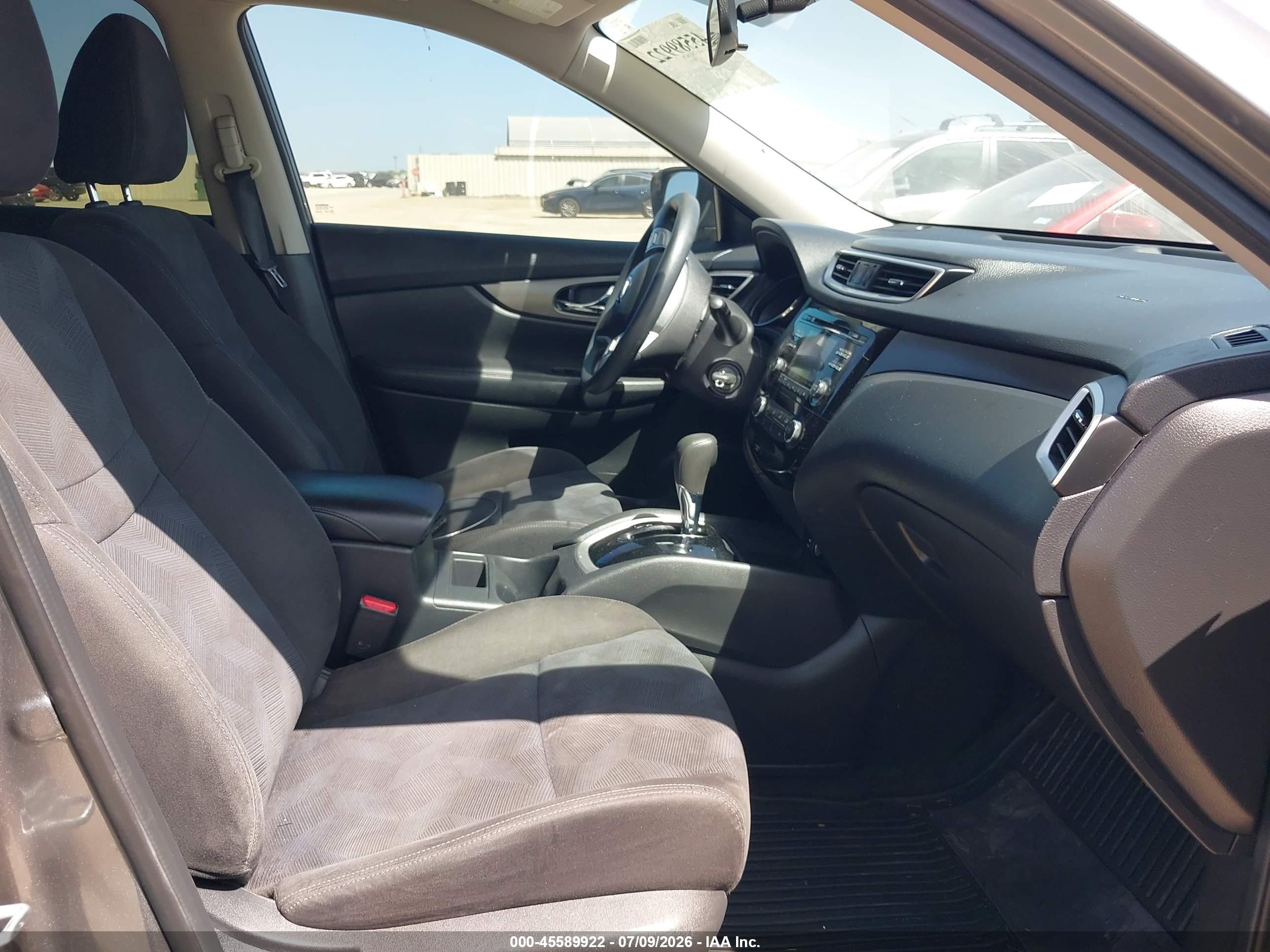 2015 Nissan Rogue S Серый vin: KNMAT2MV6FP526016