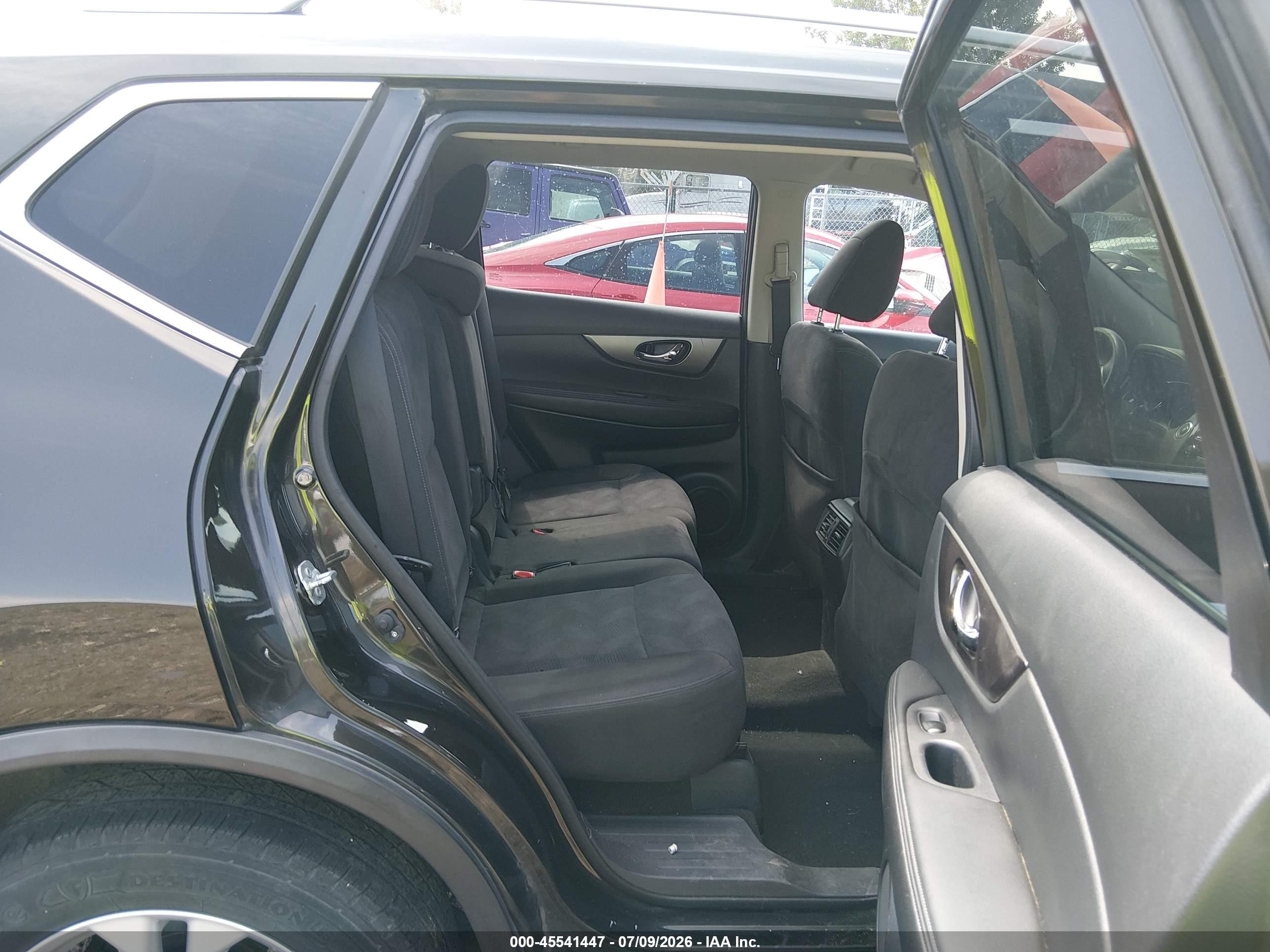 2015 Nissan Rogue Sv Silver vin: KNMAT2MV6FP537257