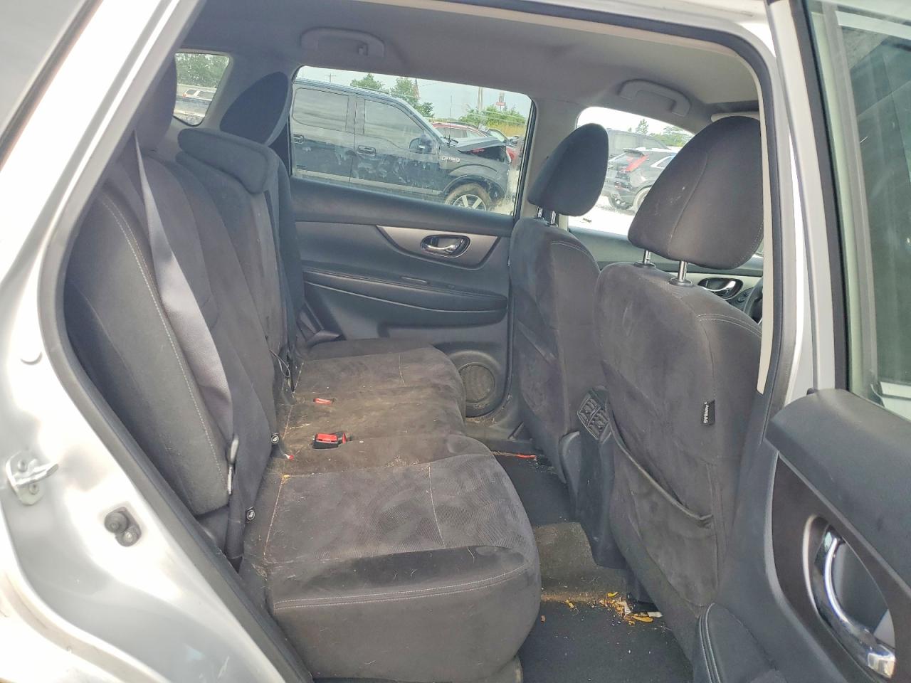 2015 Nissan Rogue Sv Silver vin: KNMAT2MV6FP538859
