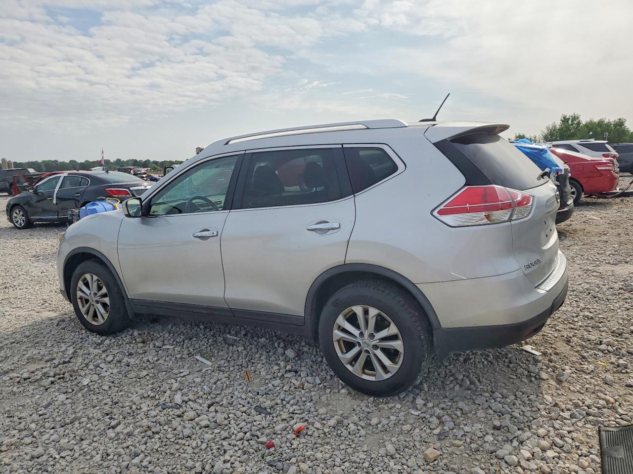 2015 Nissan Rogue Sv Silver vin: KNMAT2MV6FP538859