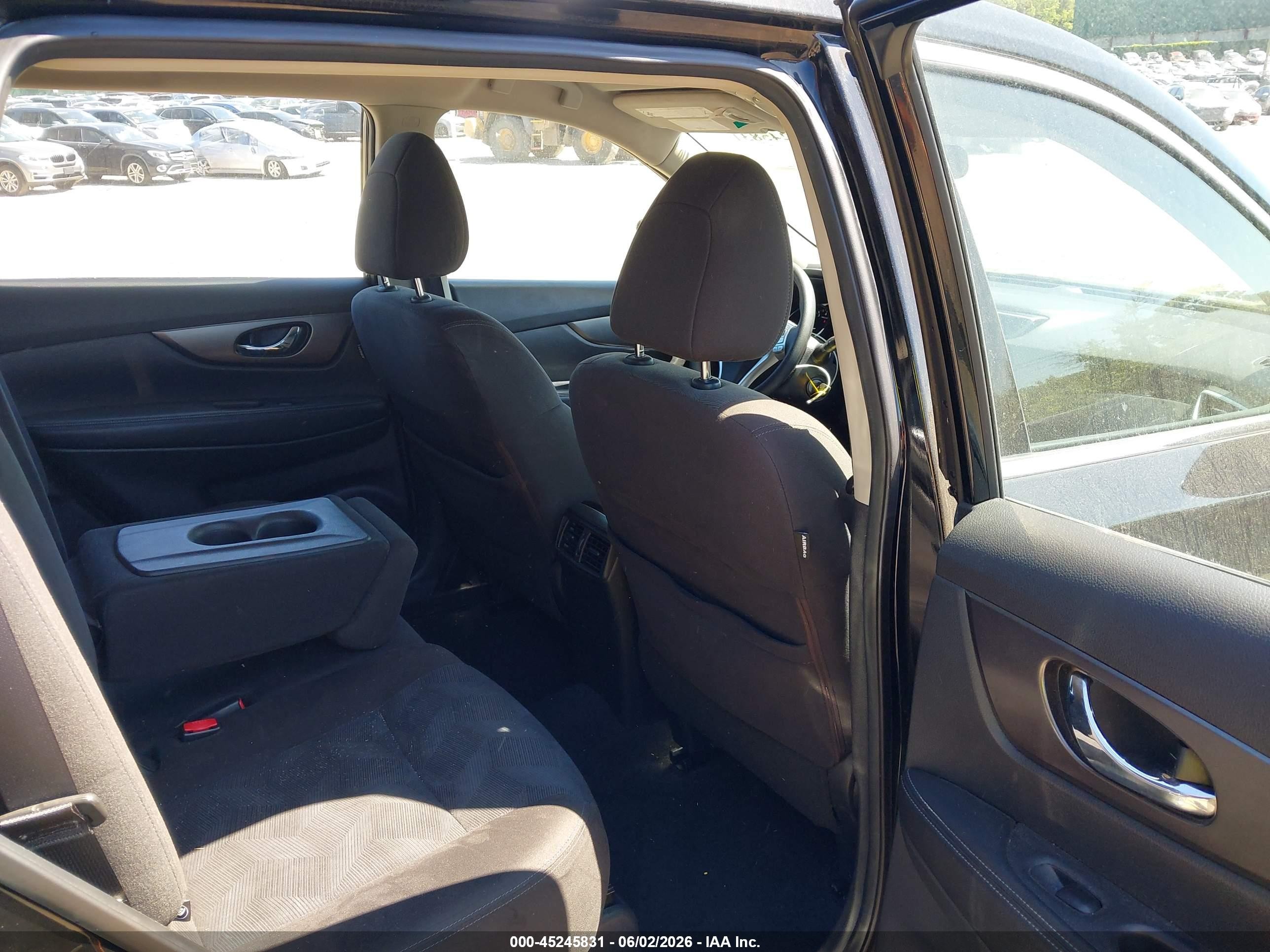2015 Nissan Rogue S Черный vin: KNMAT2MV6FP588712