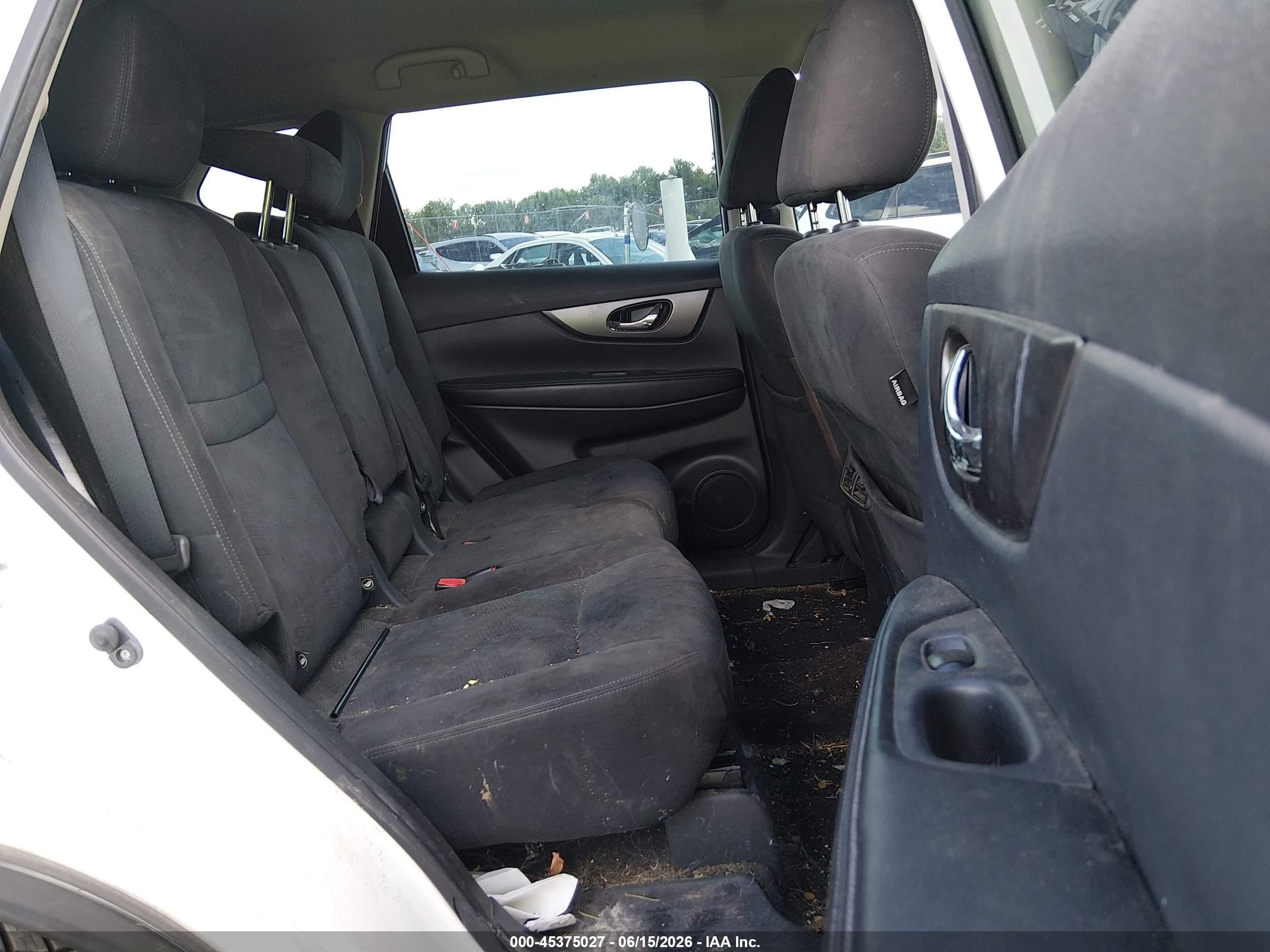 2015 Nissan Rogue S White vin: KNMAT2MV6FP590637