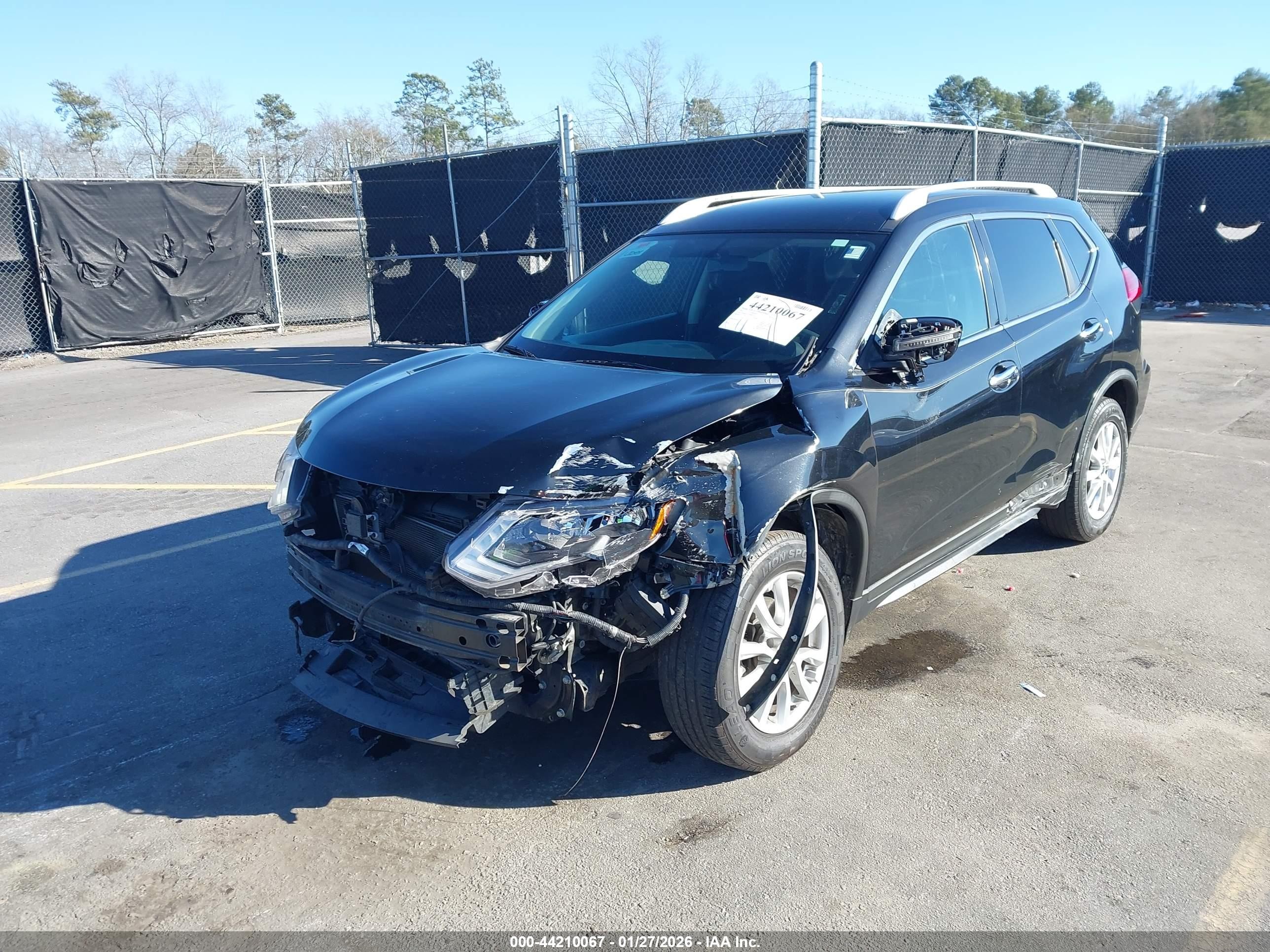 2017 Nissan Rogue Sv Черный vin: KNMAT2MV6HP579561