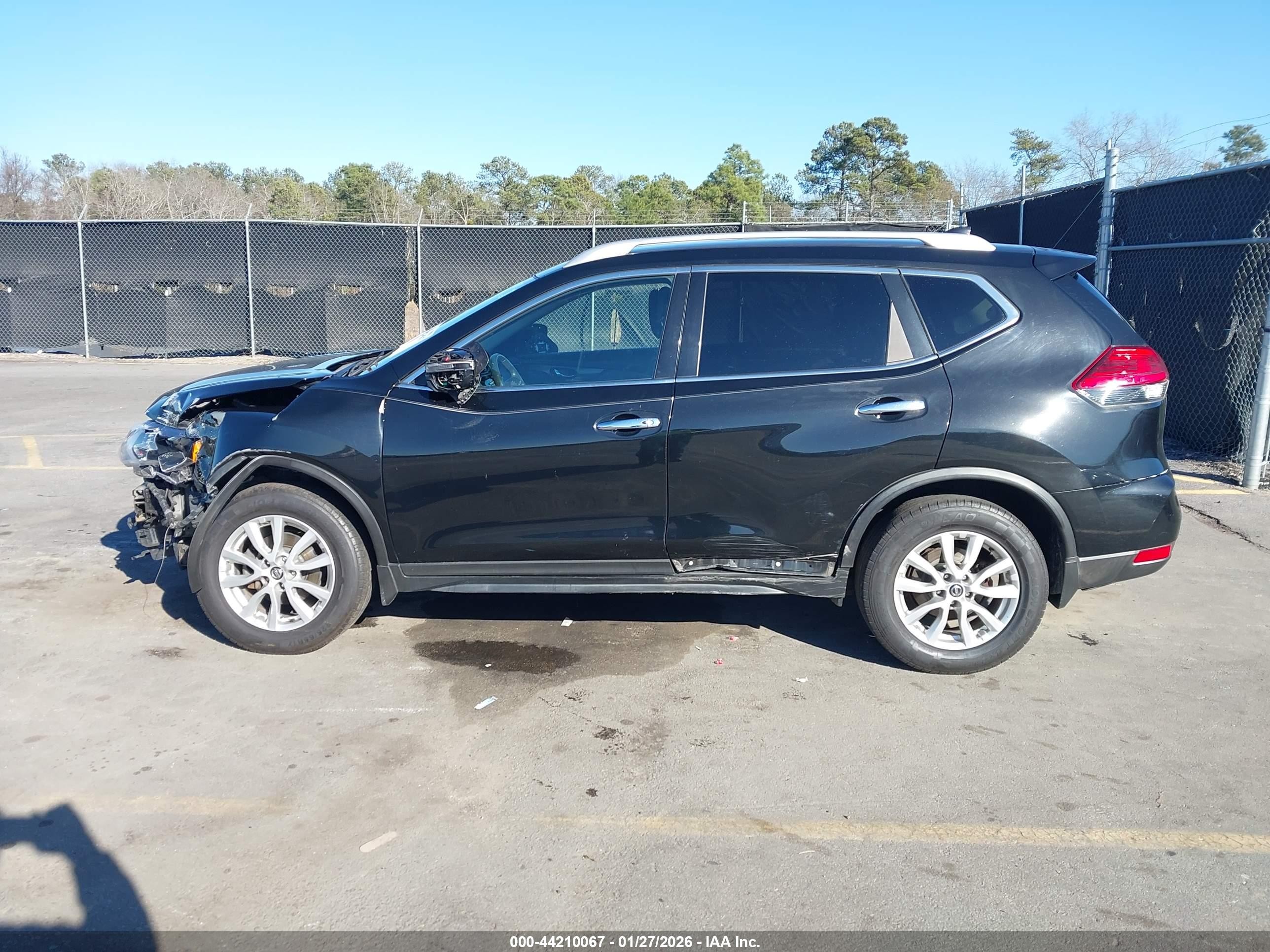 2017 Nissan Rogue Sv Черный vin: KNMAT2MV6HP579561