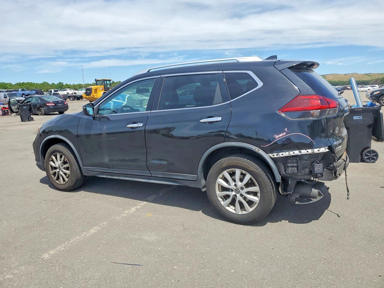 2018 Nissan Rogue Sv Черный vin: KNMAT2MV6JP541849