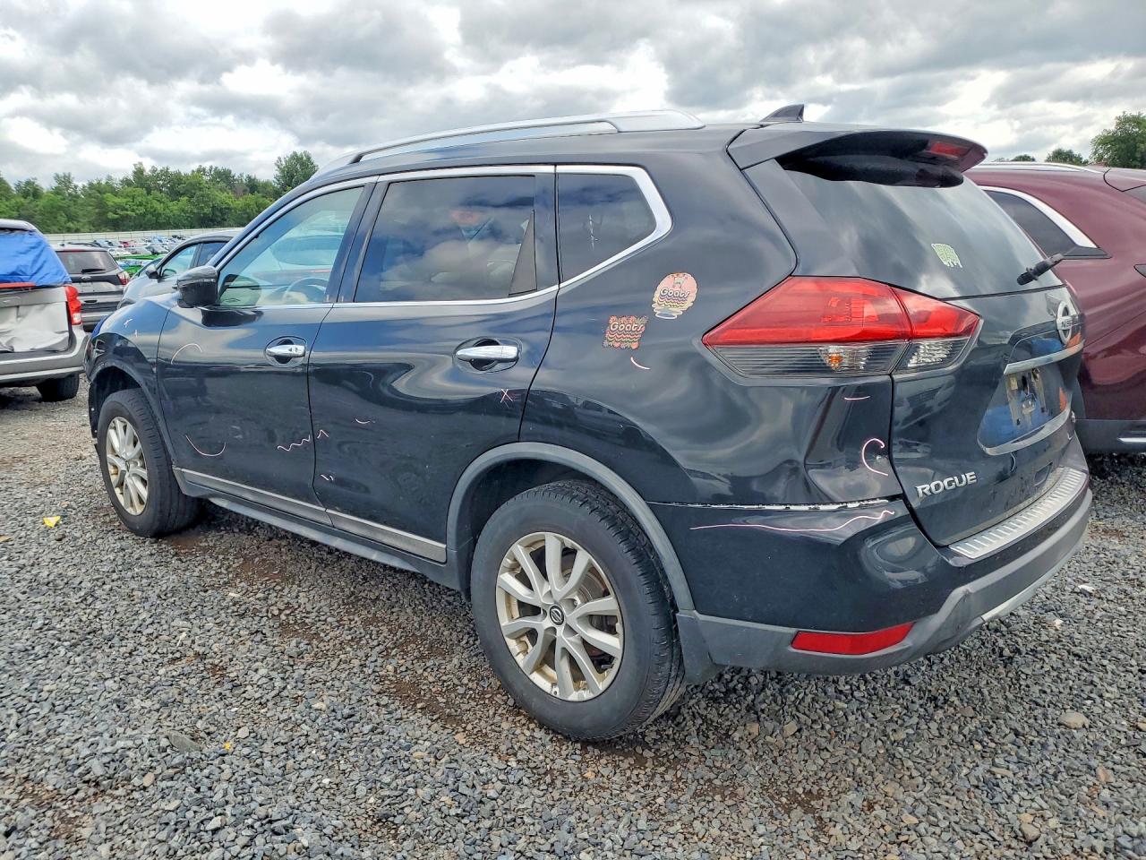 2018 Nissan Rogue Sv Black vin: KNMAT2MV6JP595989