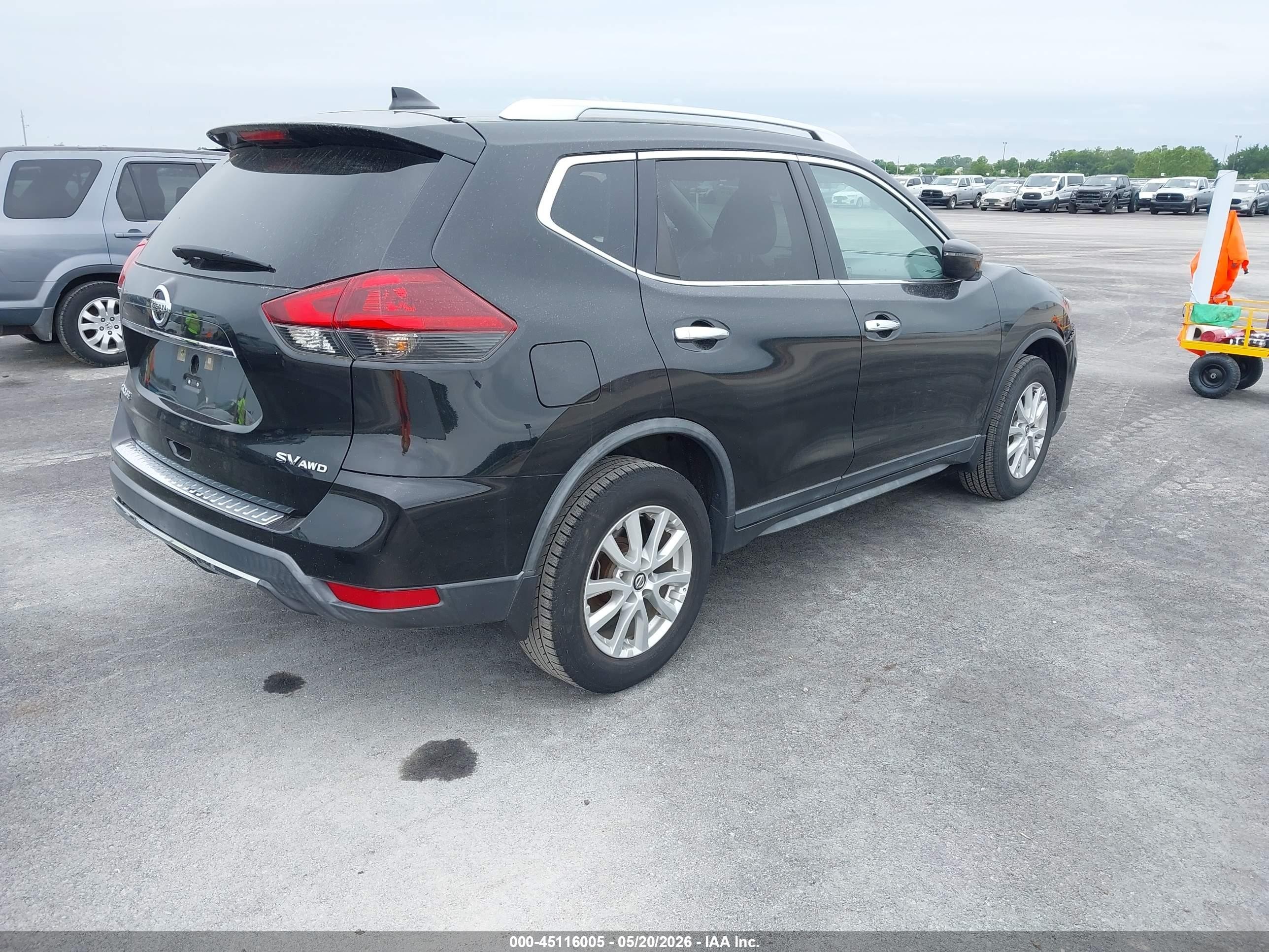 2018 Nissan Rogue Sv Black vin: KNMAT2MV6JP616825