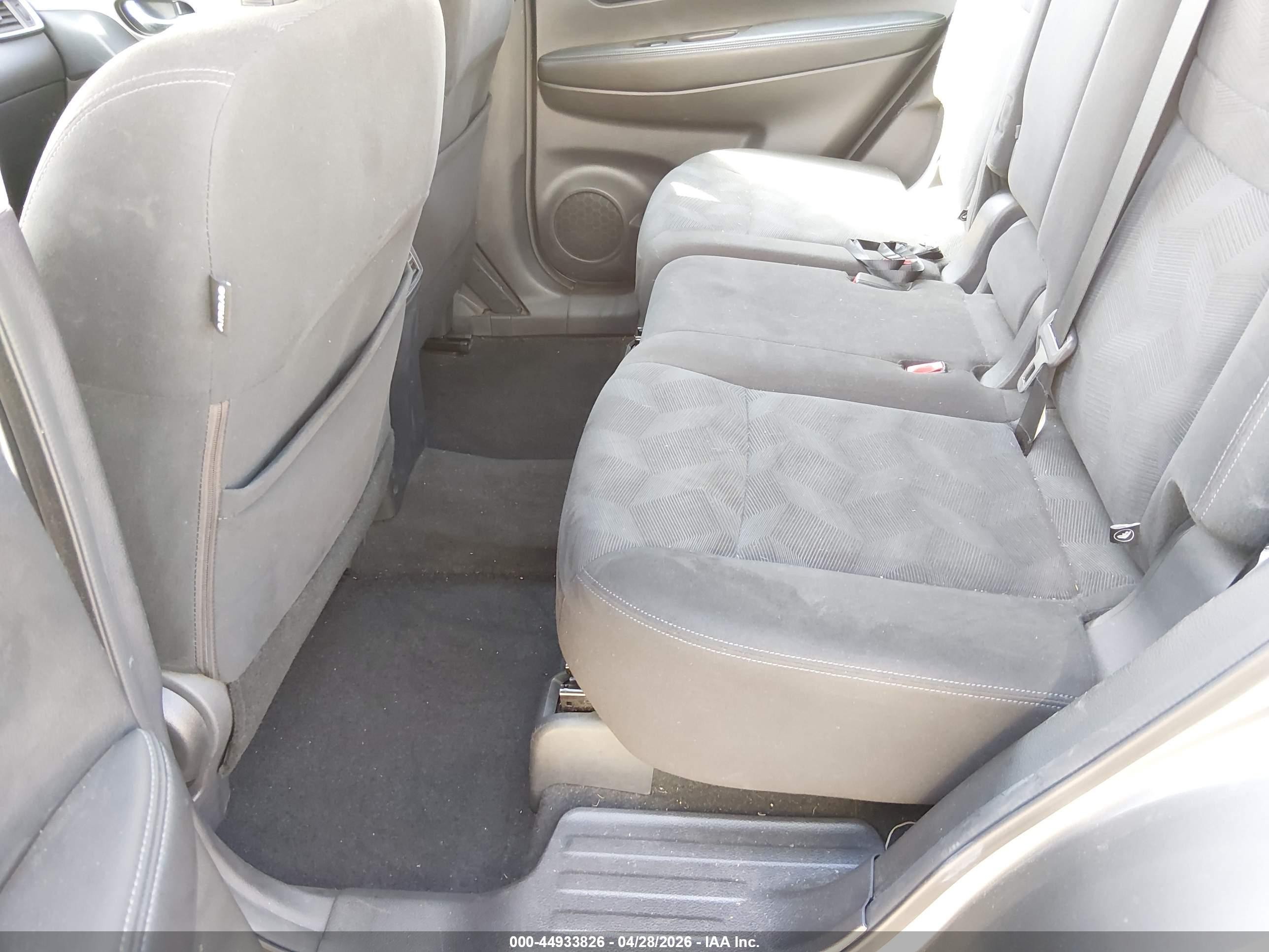 2015 Nissan Rogue S Gray vin: KNMAT2MV7FP537803
