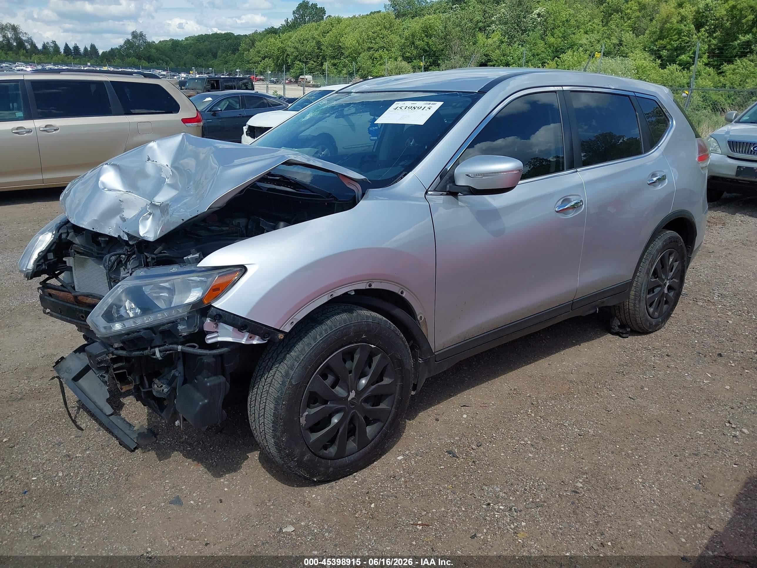 2015 Nissan Rogue S Silver vin: KNMAT2MV7FP541348